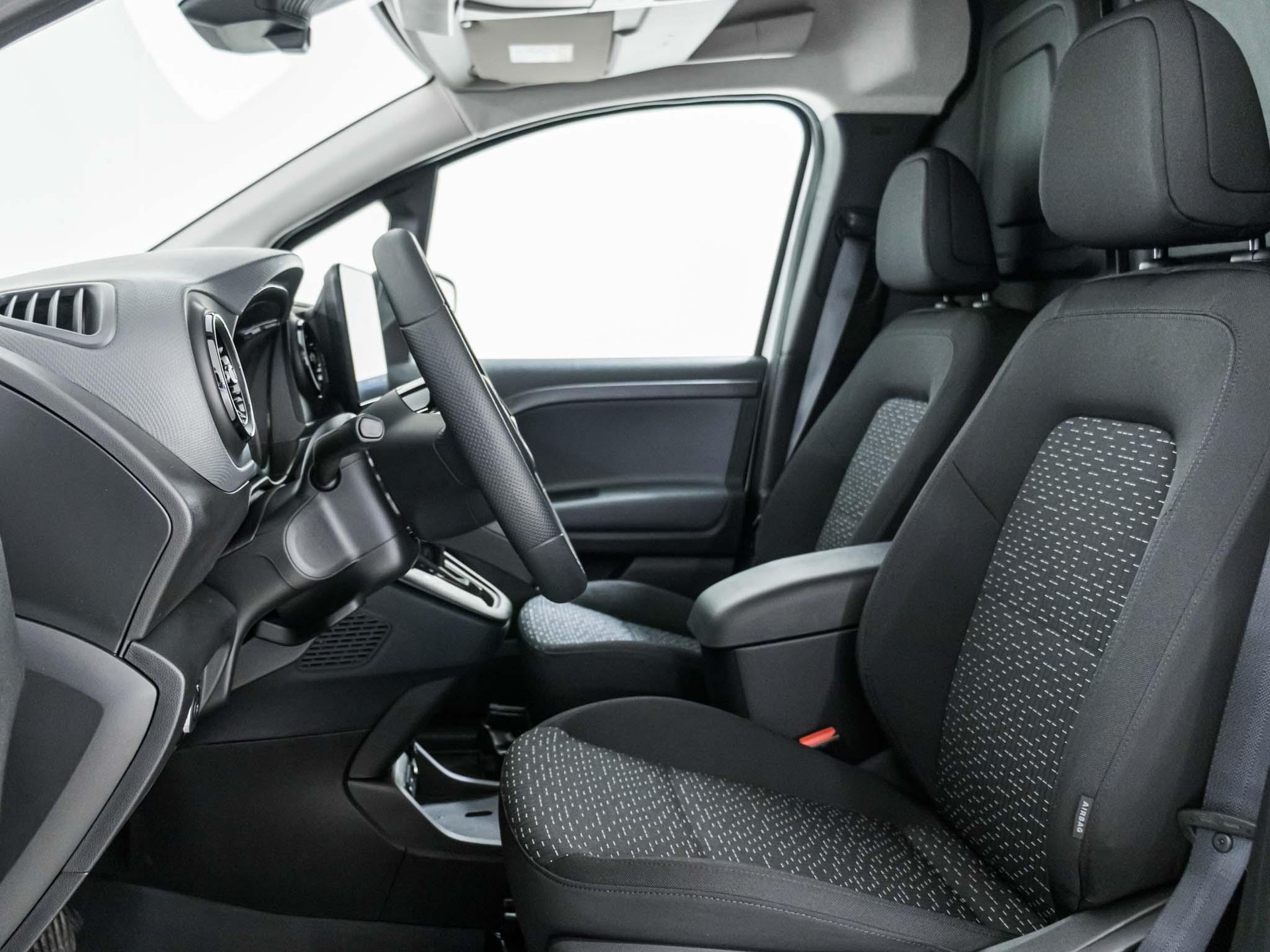 MERCEDES-BENZ eCitan Kasten BASE Lang-image-6