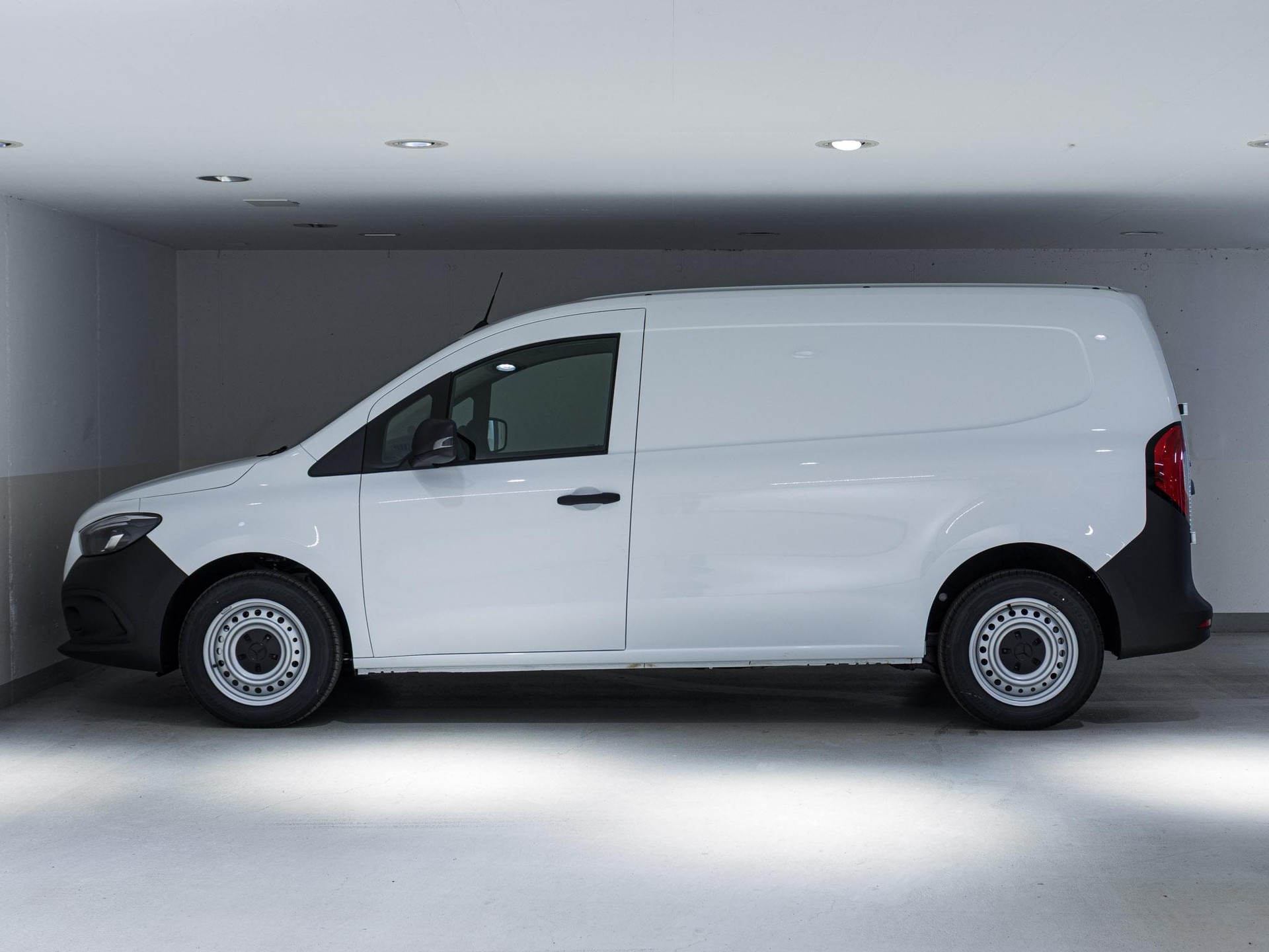 MERCEDES-BENZ eCitan Kasten BASE Lang-image-4