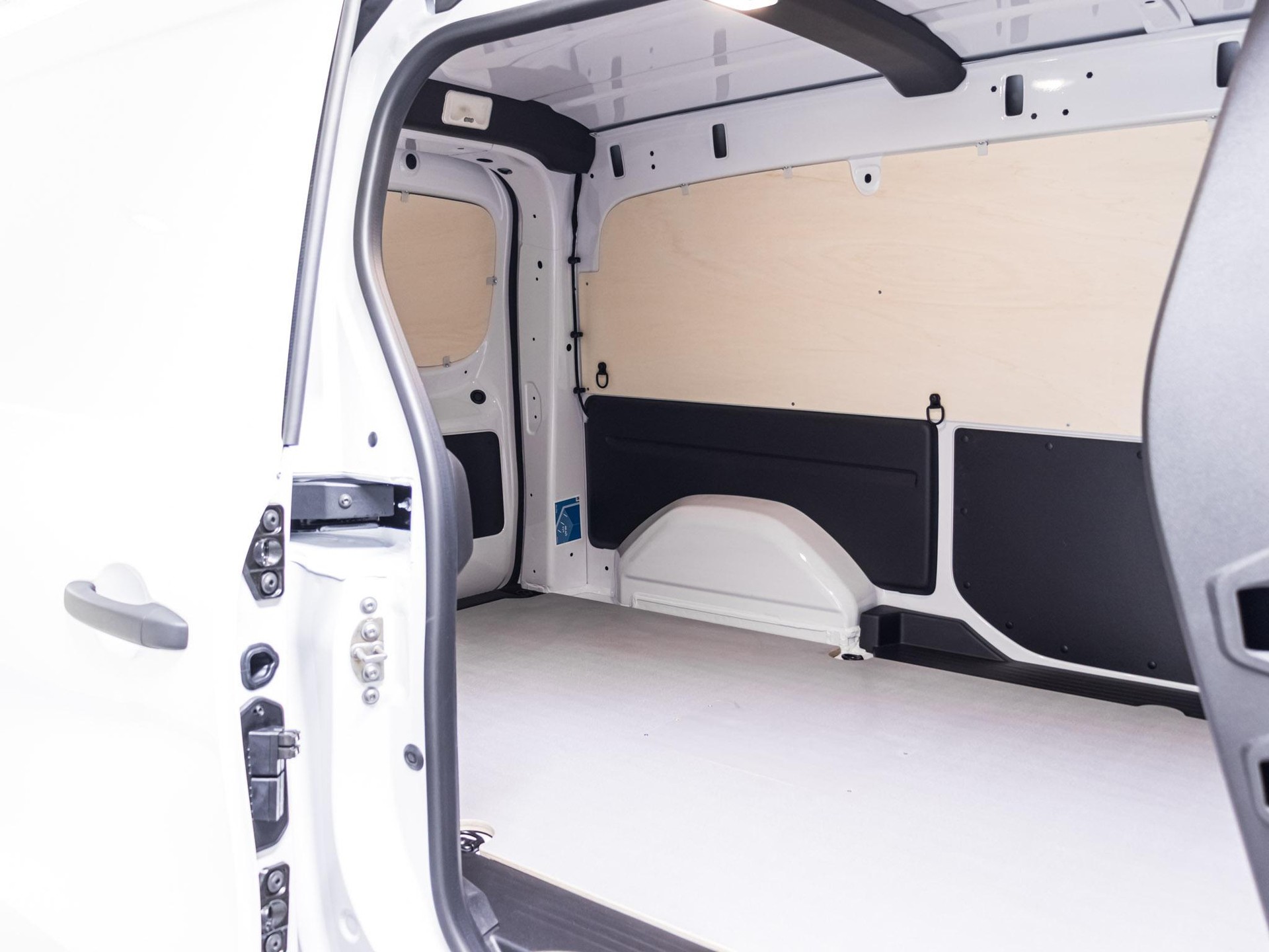 MERCEDES-BENZ eCitan Kasten BASE Lang-image-11