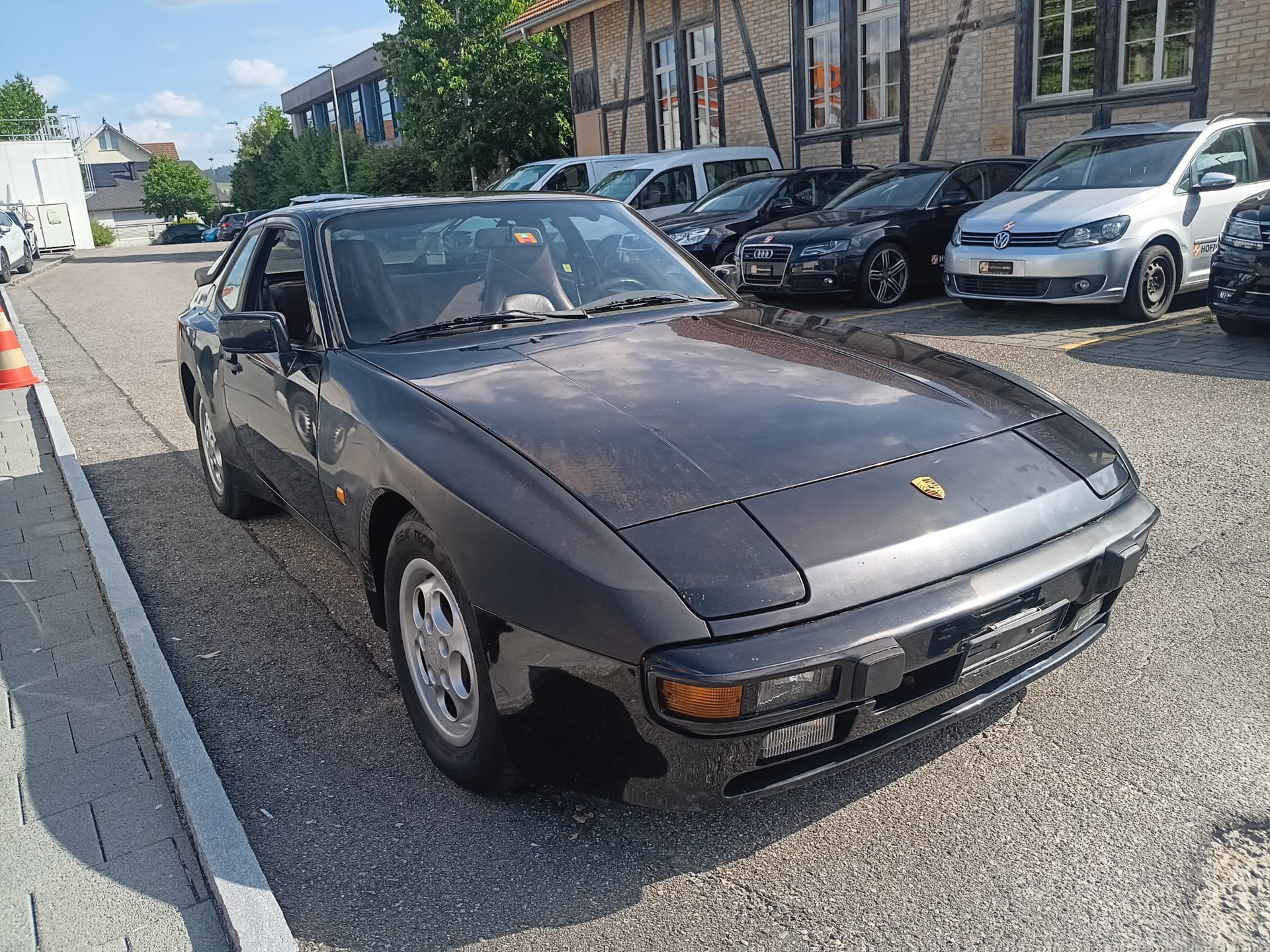 PORSCHE 944