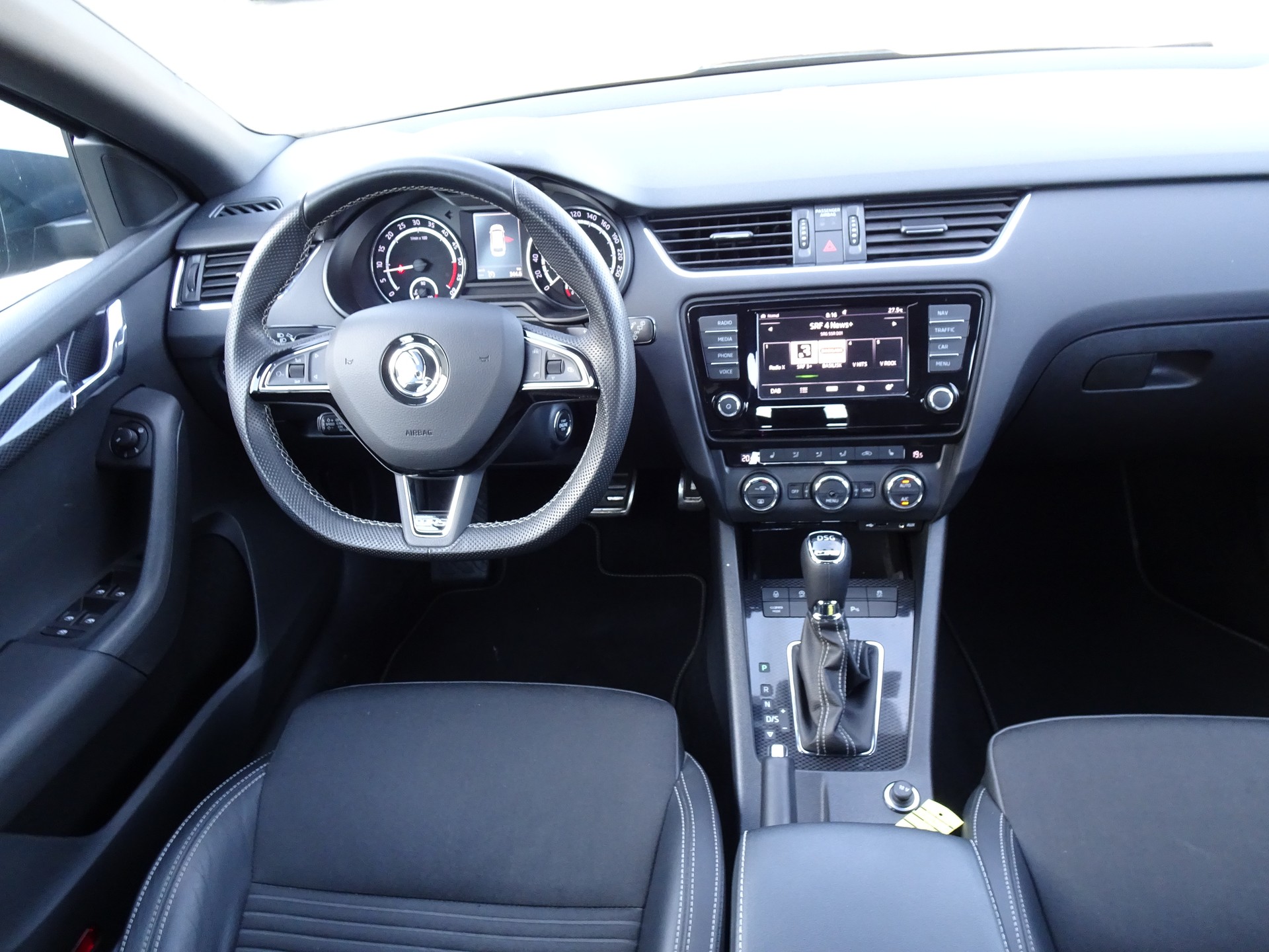 SKODA Octavia Combi 2.0 TDI RS 4x4 DSG-image-7