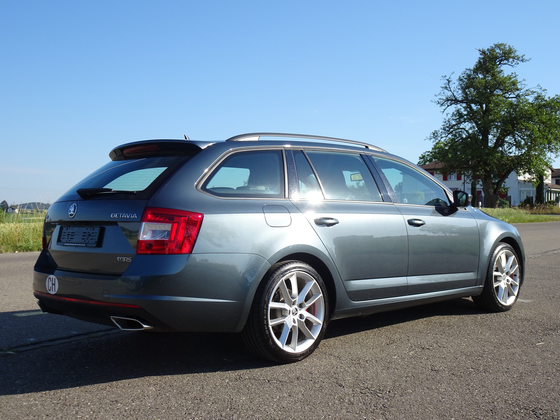 SKODA Octavia Combi 2.0 TDI RS 4x4 DSG-image-2