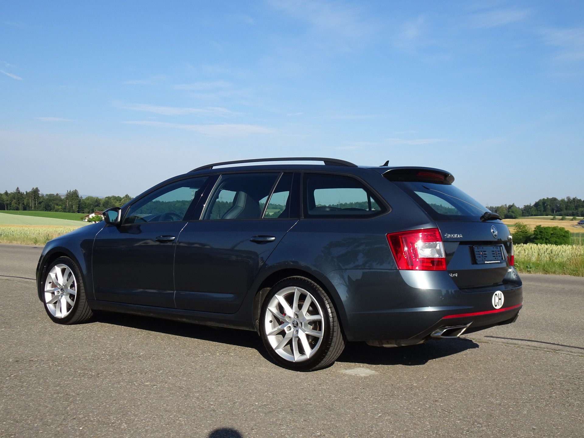SKODA Octavia Combi 2.0 TDI RS 4x4 DSG-image-1