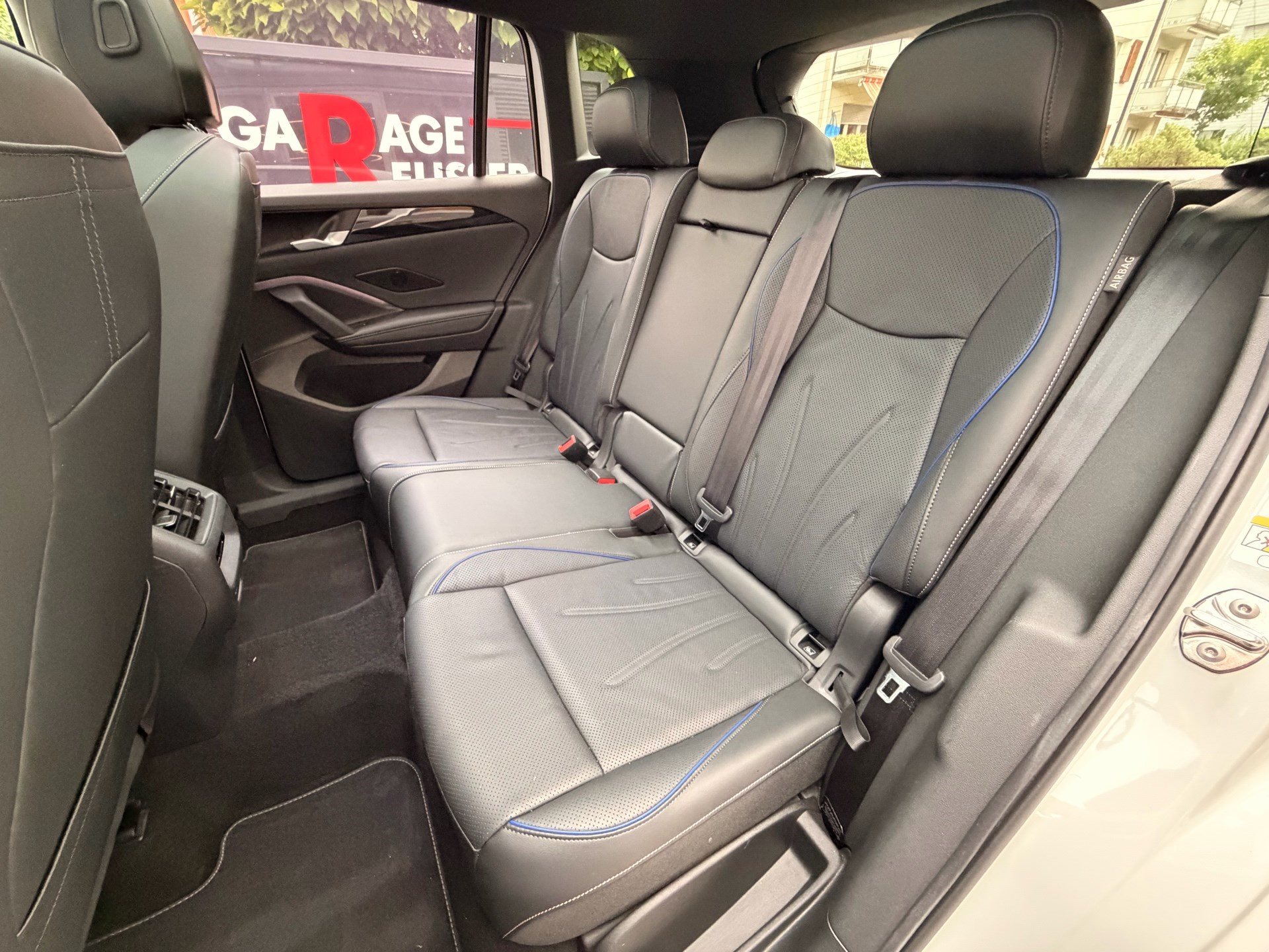VW Tiguan 2.0 TSI 4MOTION R-LINE *** PANORADACH & ANHÄNGERKUPPLUNG ***-image-26