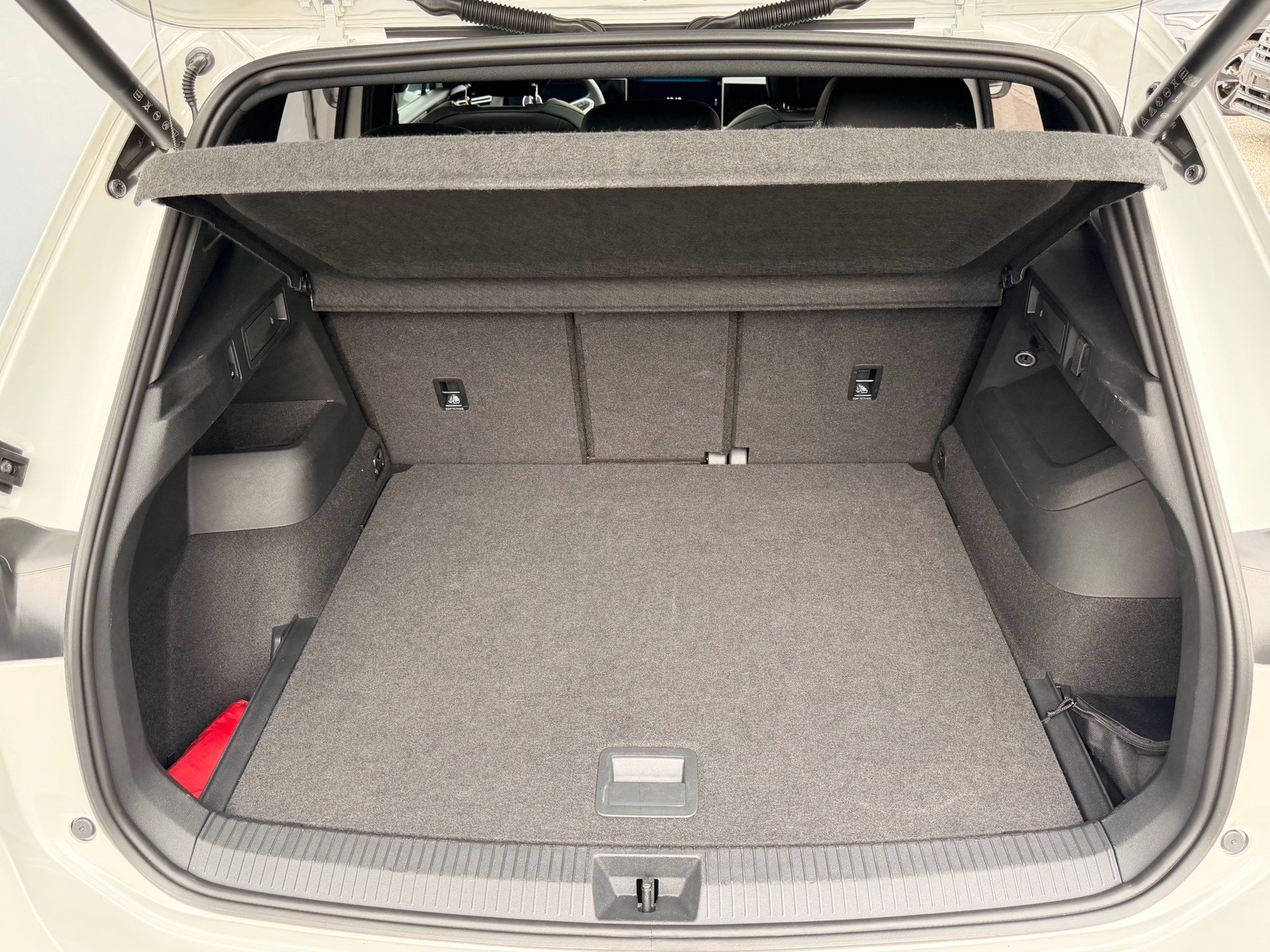 VW Tiguan 2.0 TSI 4MOTION R-LINE *** PANORADACH & ANHÄNGERKUPPLUNG ***-image-27