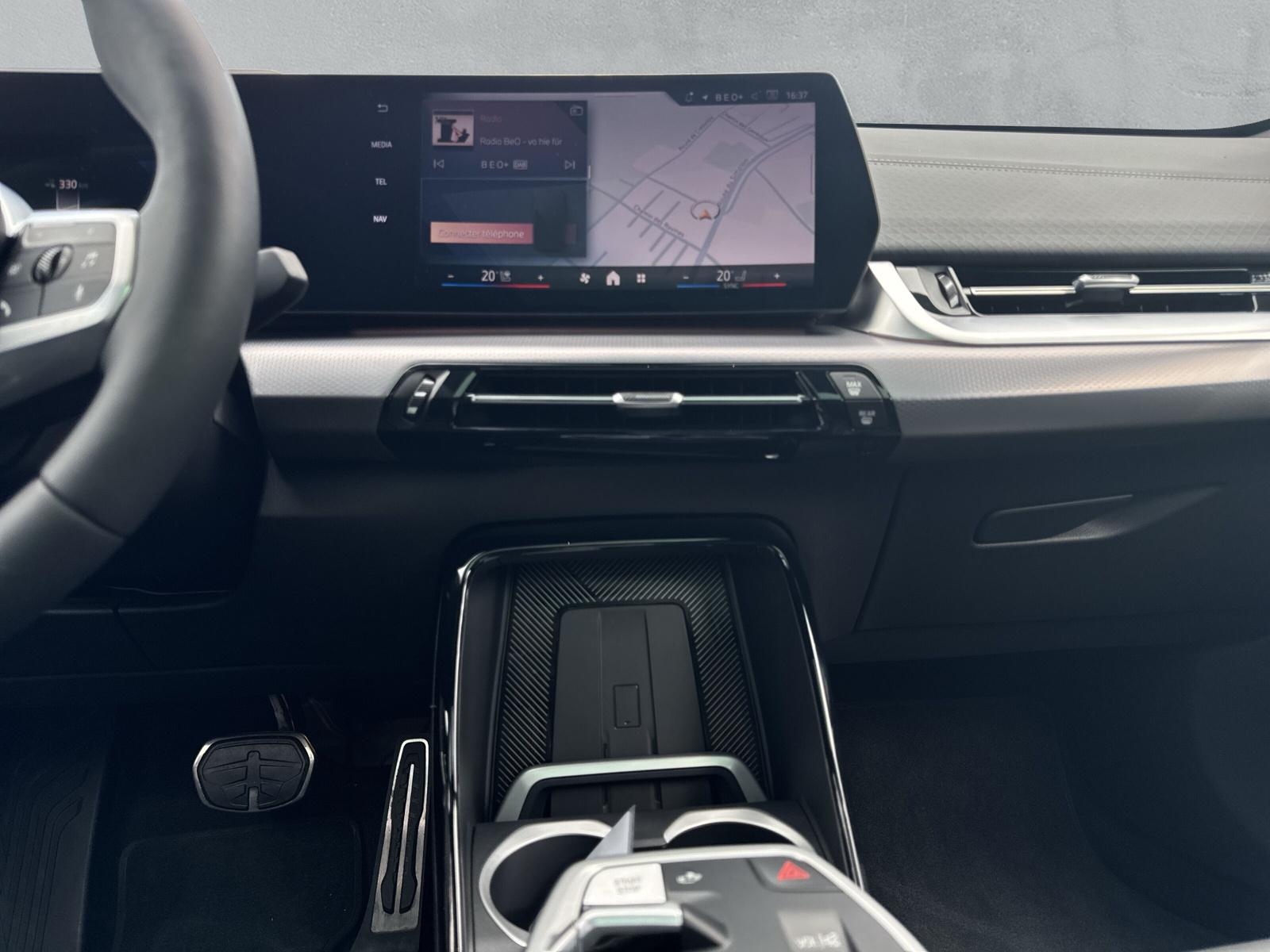 BMW iX2 30 M Sport xDrive U10 (CH) AHK-image-17