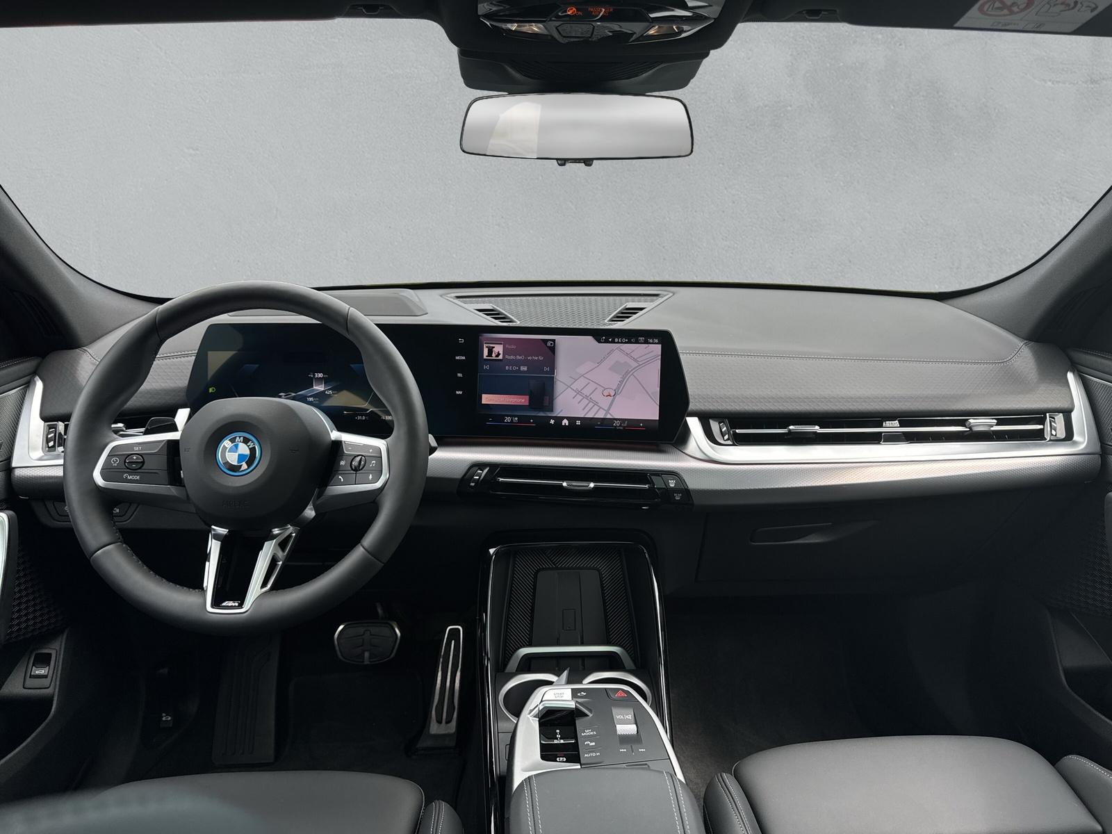 BMW iX2 30 M Sport xDrive U10 (CH) AHK-image-16
