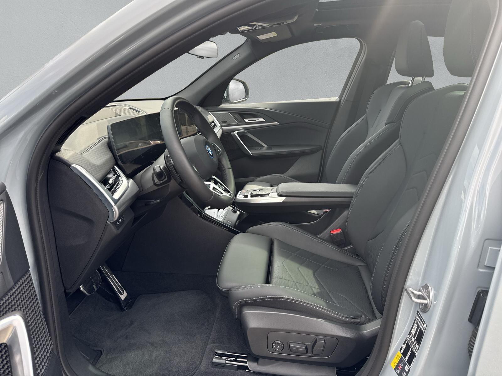 BMW iX2 30 M Sport xDrive U10 (CH) AHK-image-11