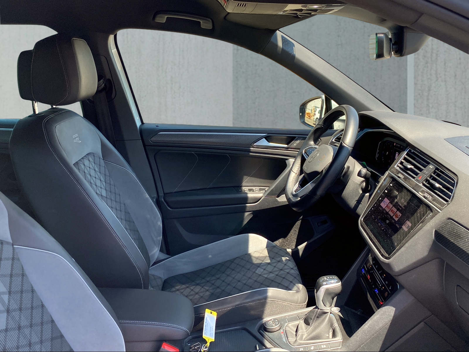 VW Tiguan 2.0TSI R-Line 4Motion DSG-image-3