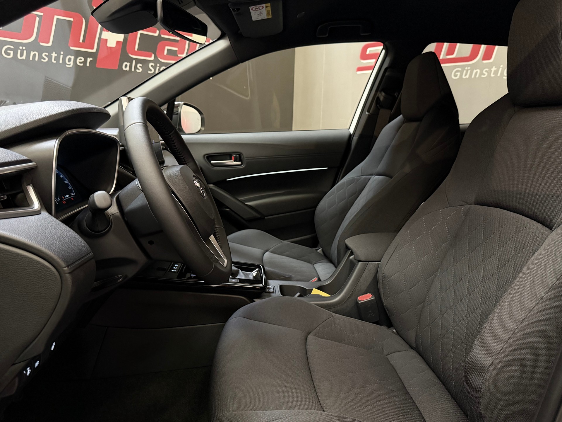 TOYOTA Corolla Cross 2.0 Trend e-CVT-image-13