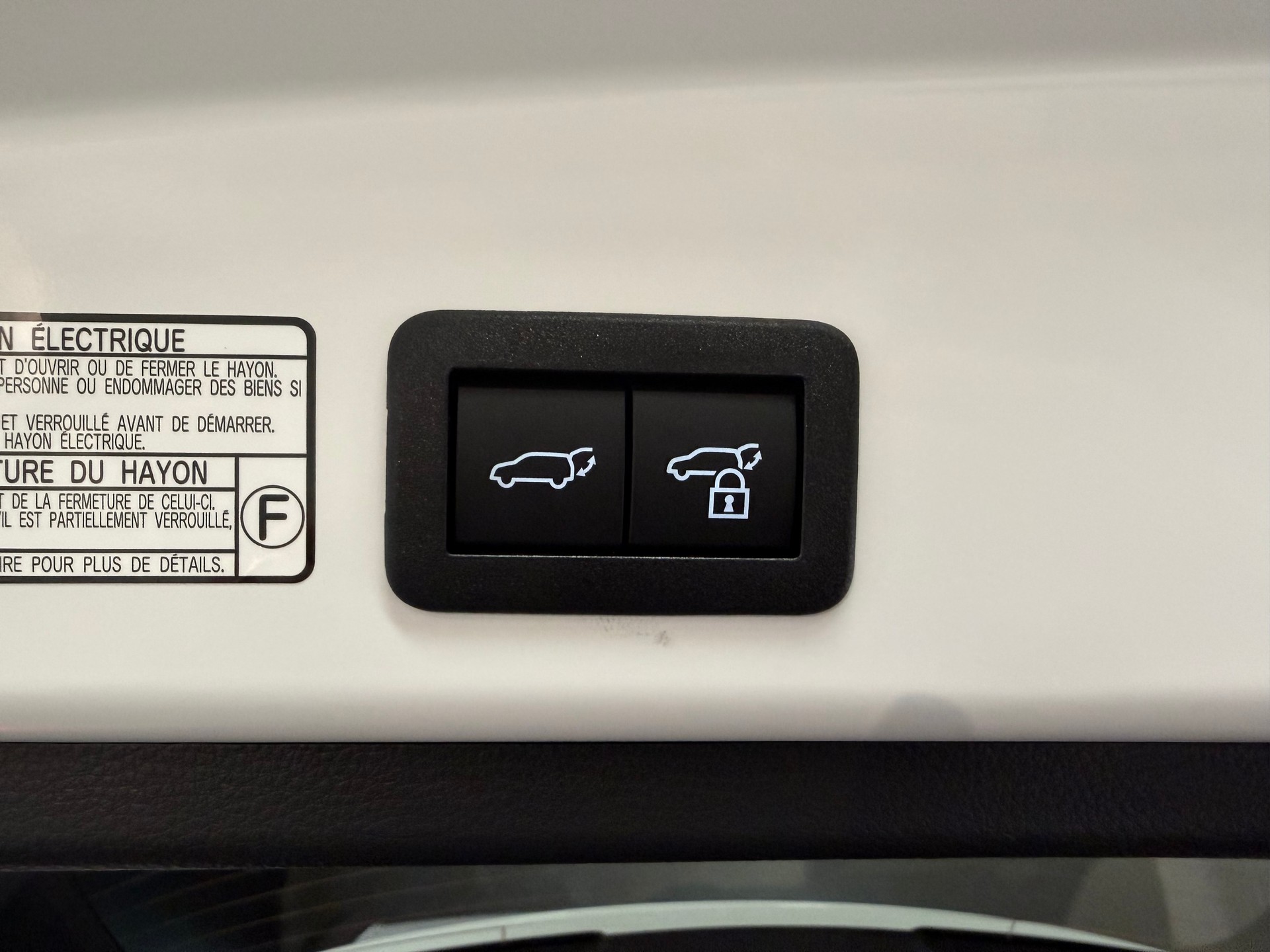 TOYOTA Corolla Cross 2.0 Trend e-CVT-image-11