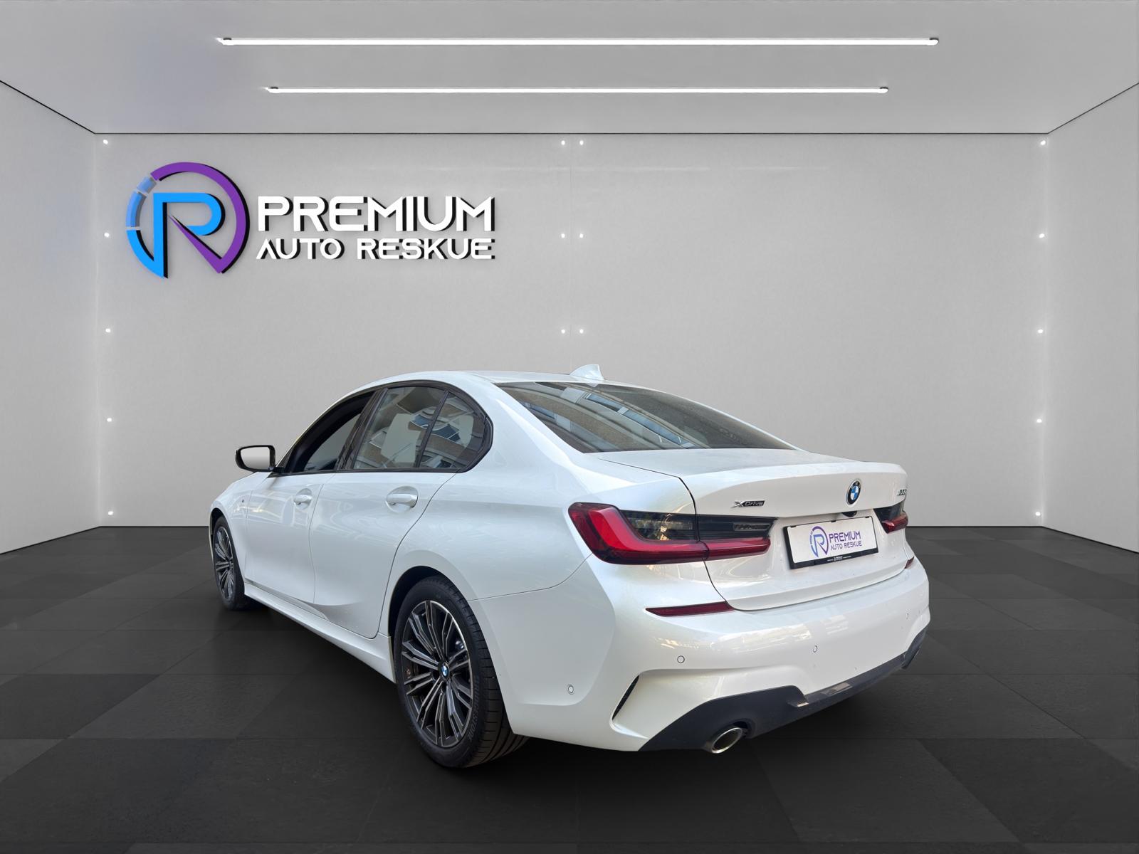 BMW 330i xDrive Steptronic M Sport-image-3