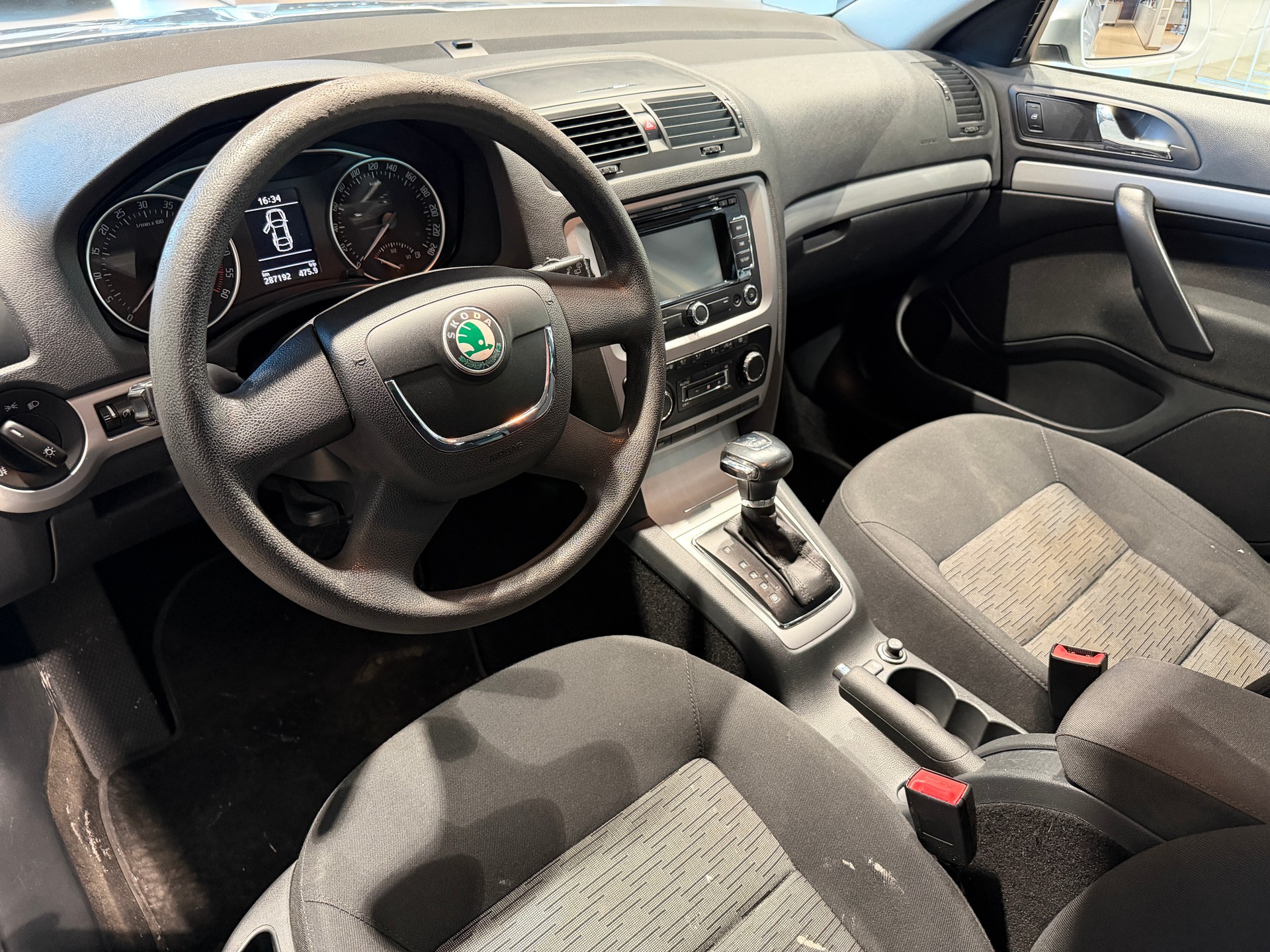 SKODA Octavia Combi 1.6 TDI Ambition DSG-image-7