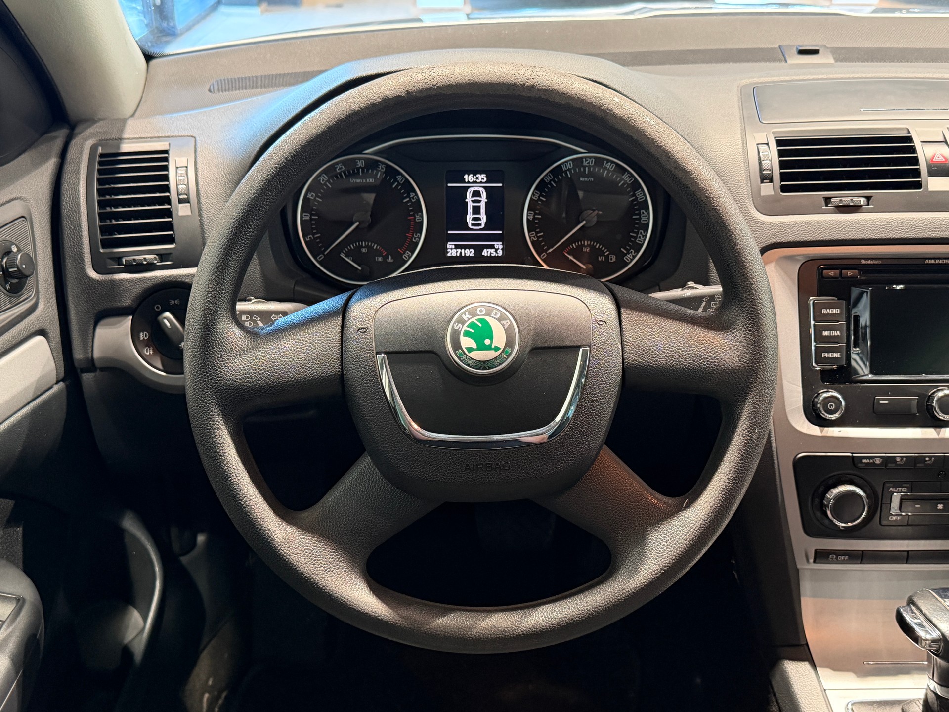 SKODA Octavia Combi 1.6 TDI Ambition DSG-image-6