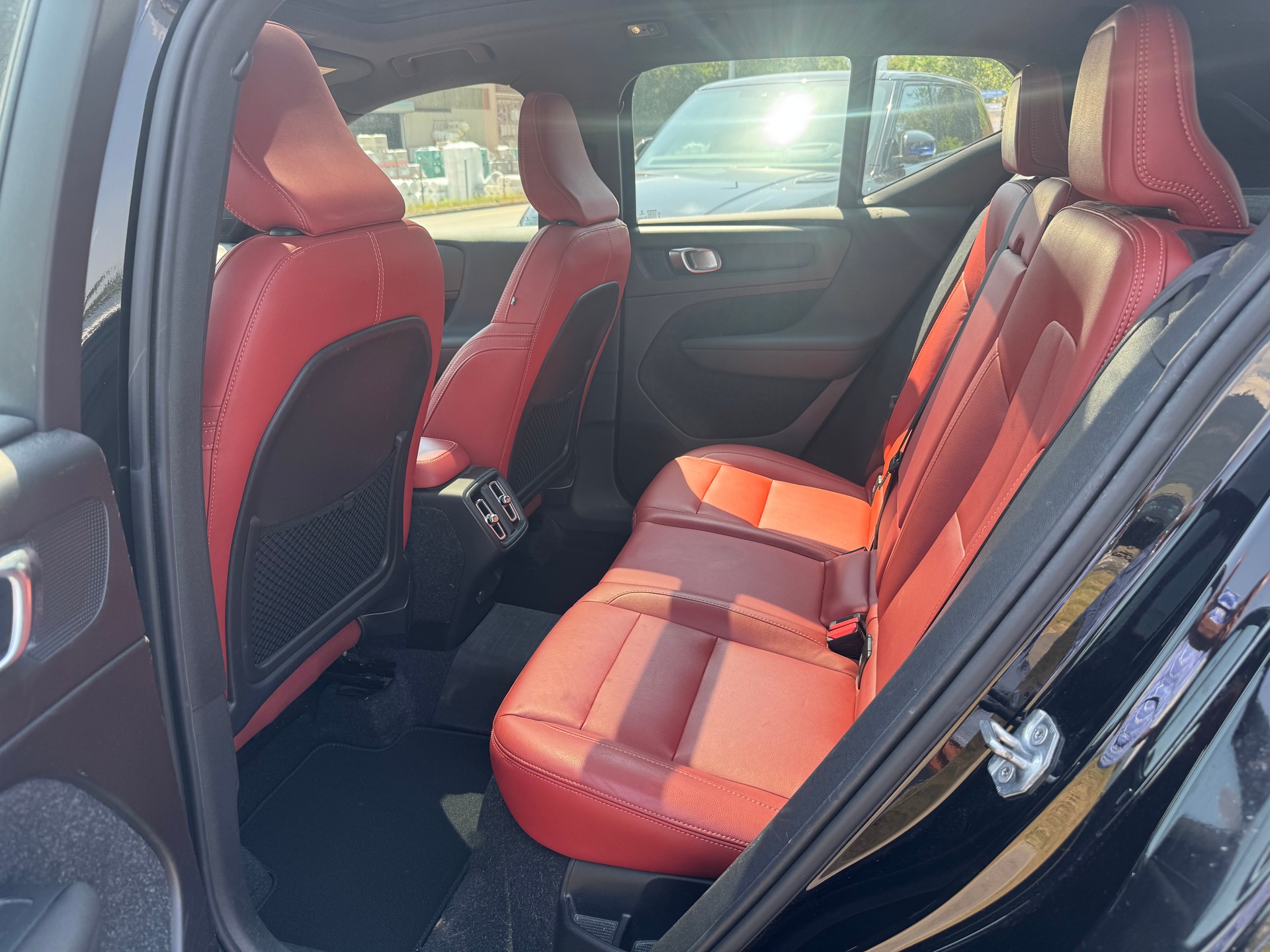 VOLVO XC40 D3 Momentum Geartronic-image-10
