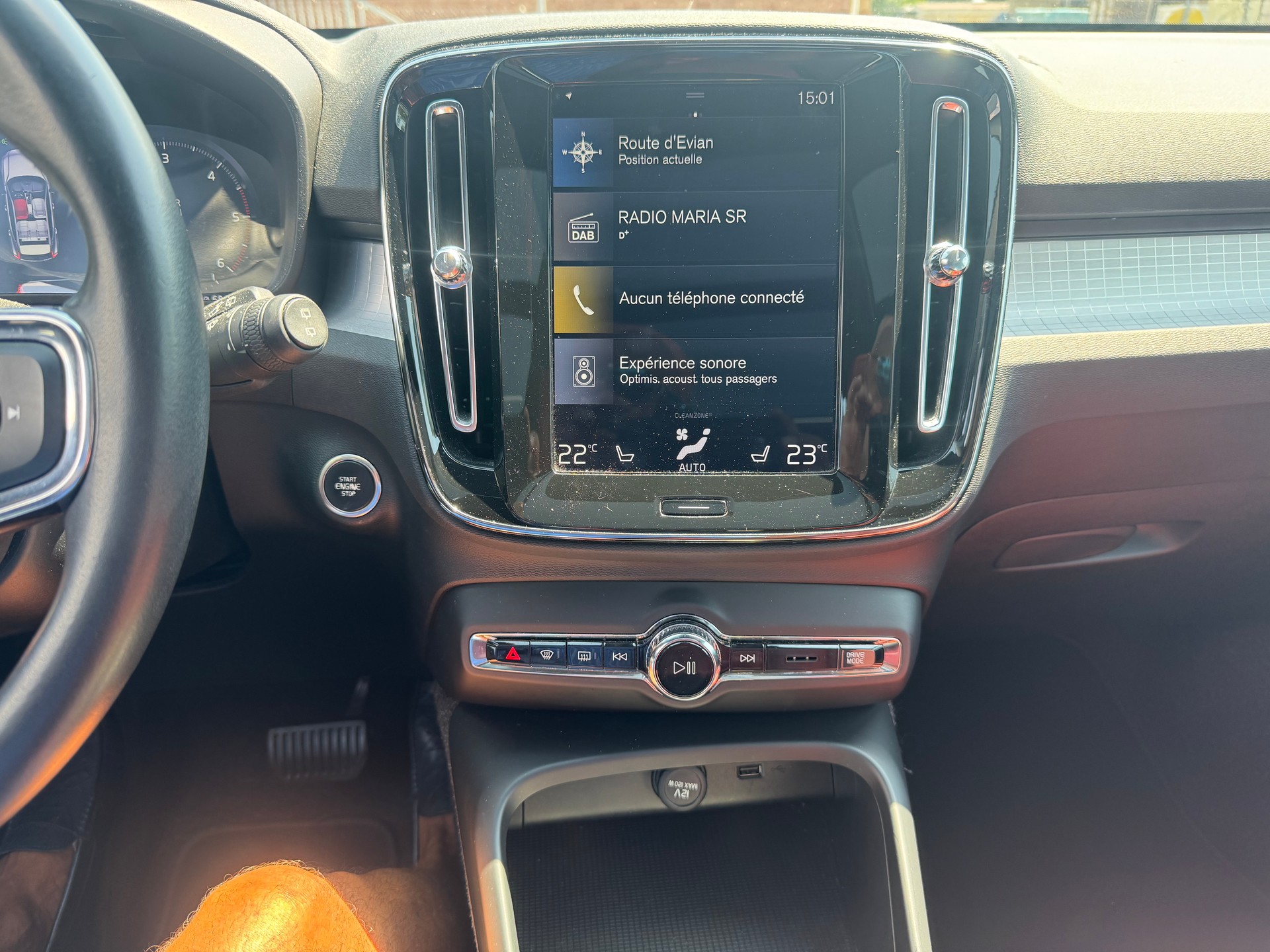 VOLVO XC40 D3 Momentum Geartronic-image-22