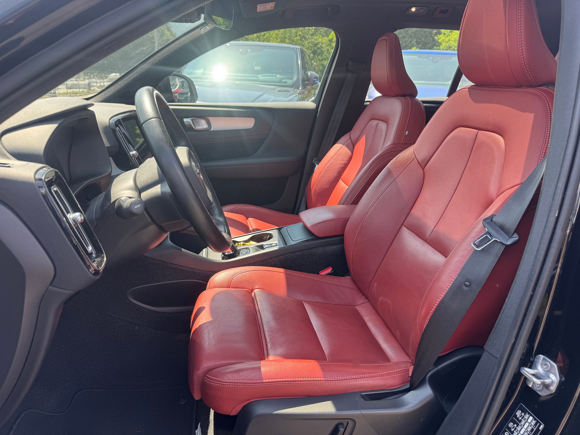 VOLVO XC40 D3 Momentum Geartronic-image-14