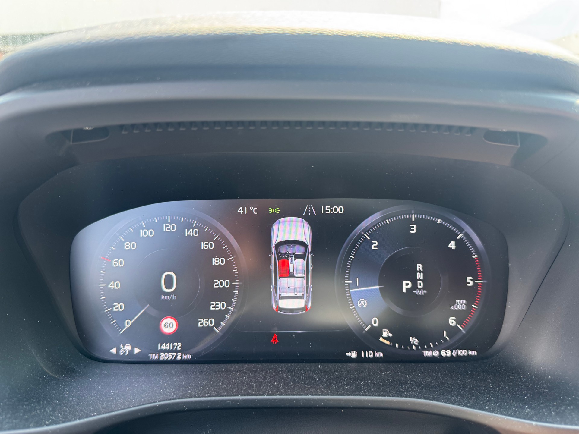 VOLVO XC40 D3 Momentum Geartronic-image-17