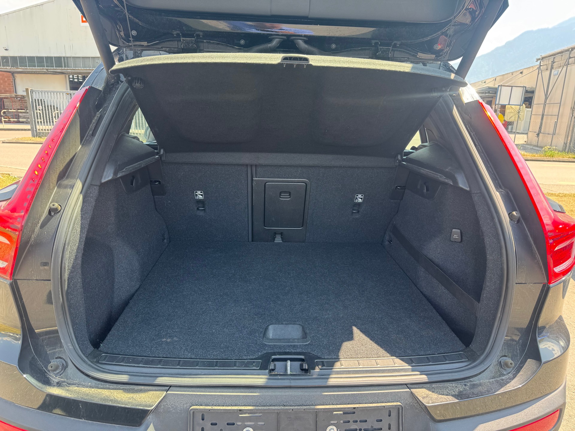 VOLVO XC40 D3 Momentum Geartronic-image-9