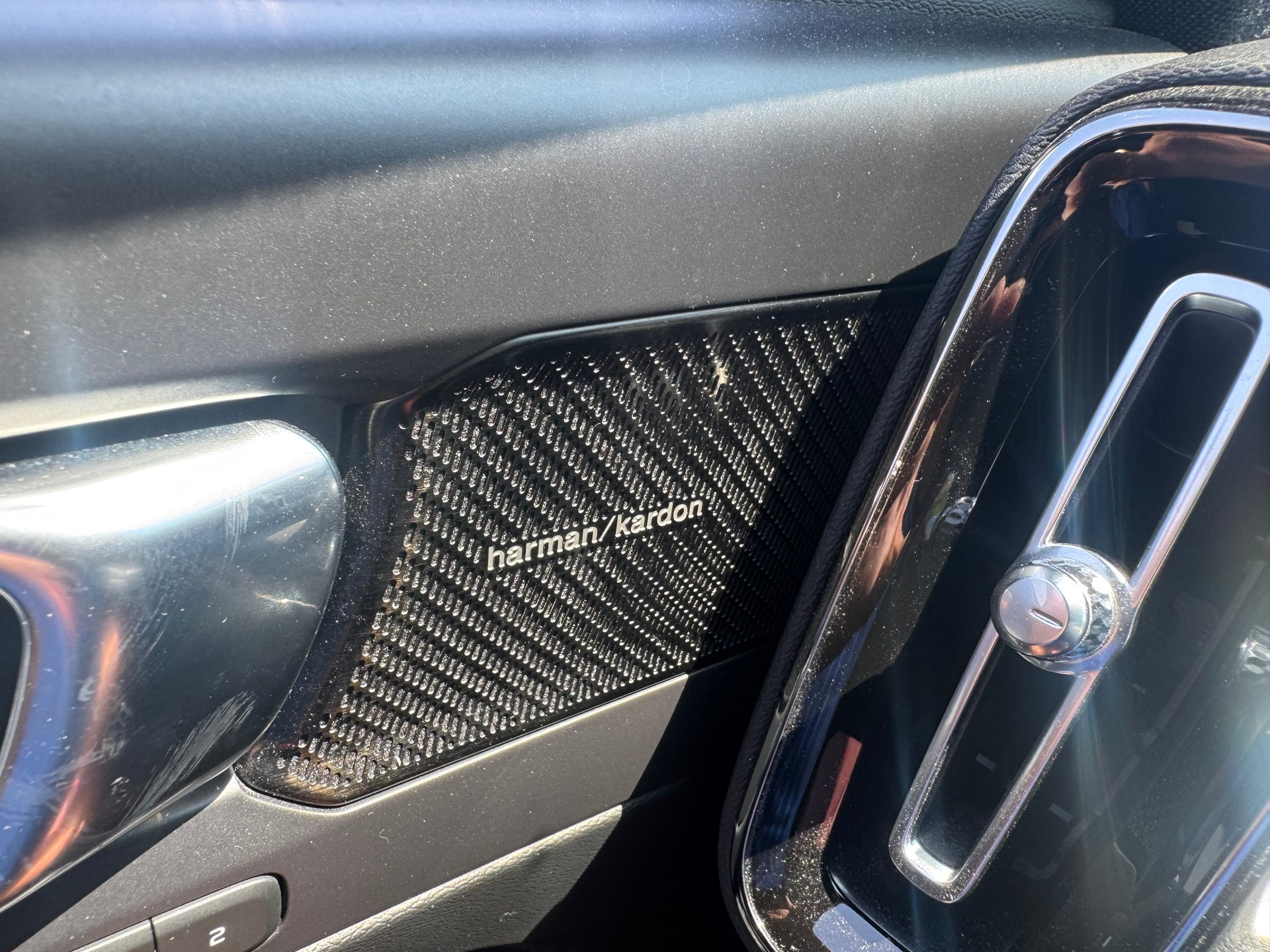 VOLVO XC40 D3 Momentum Geartronic-image-19