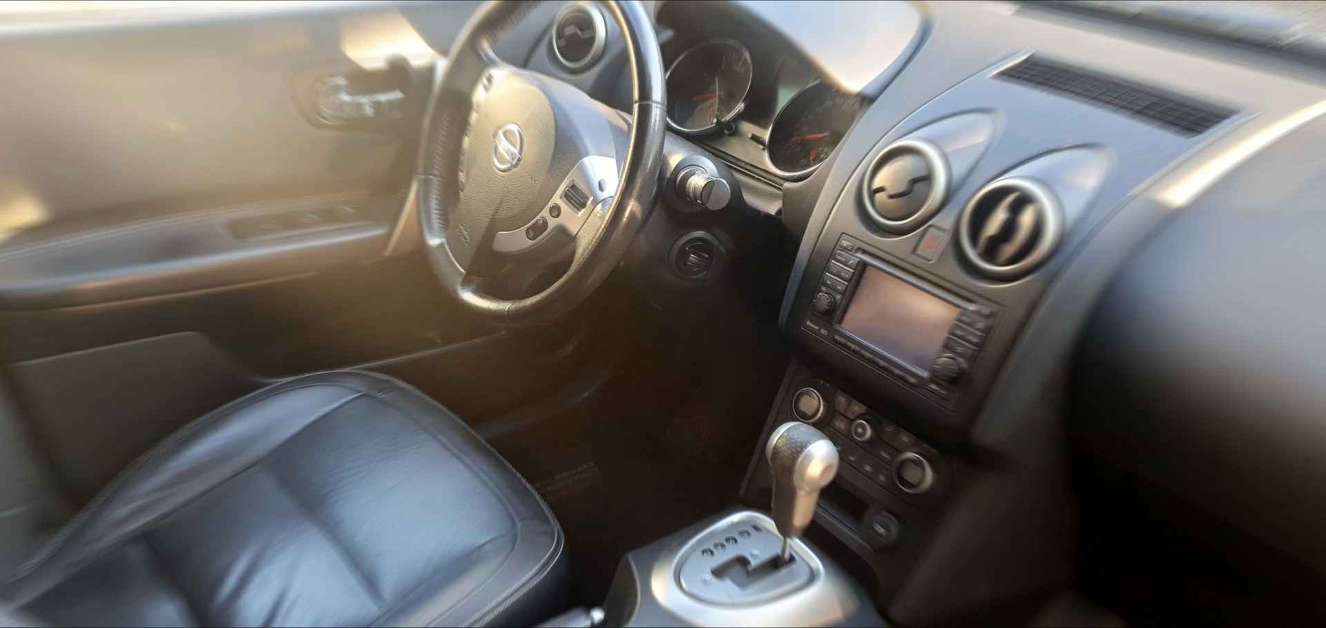 NISSAN QASHQAI-image-8