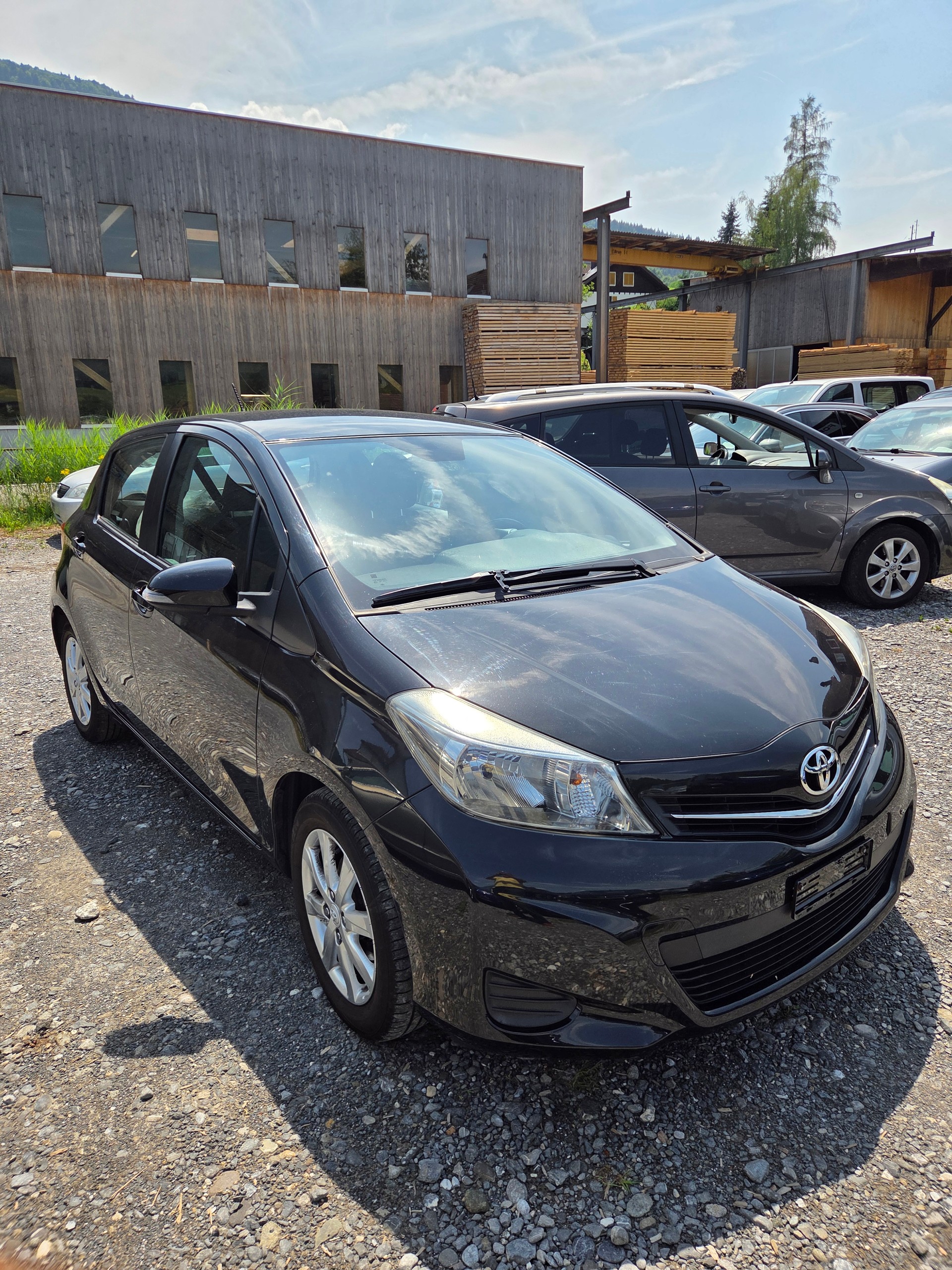 TOYOTA Yaris 1.33 Luna-image-1