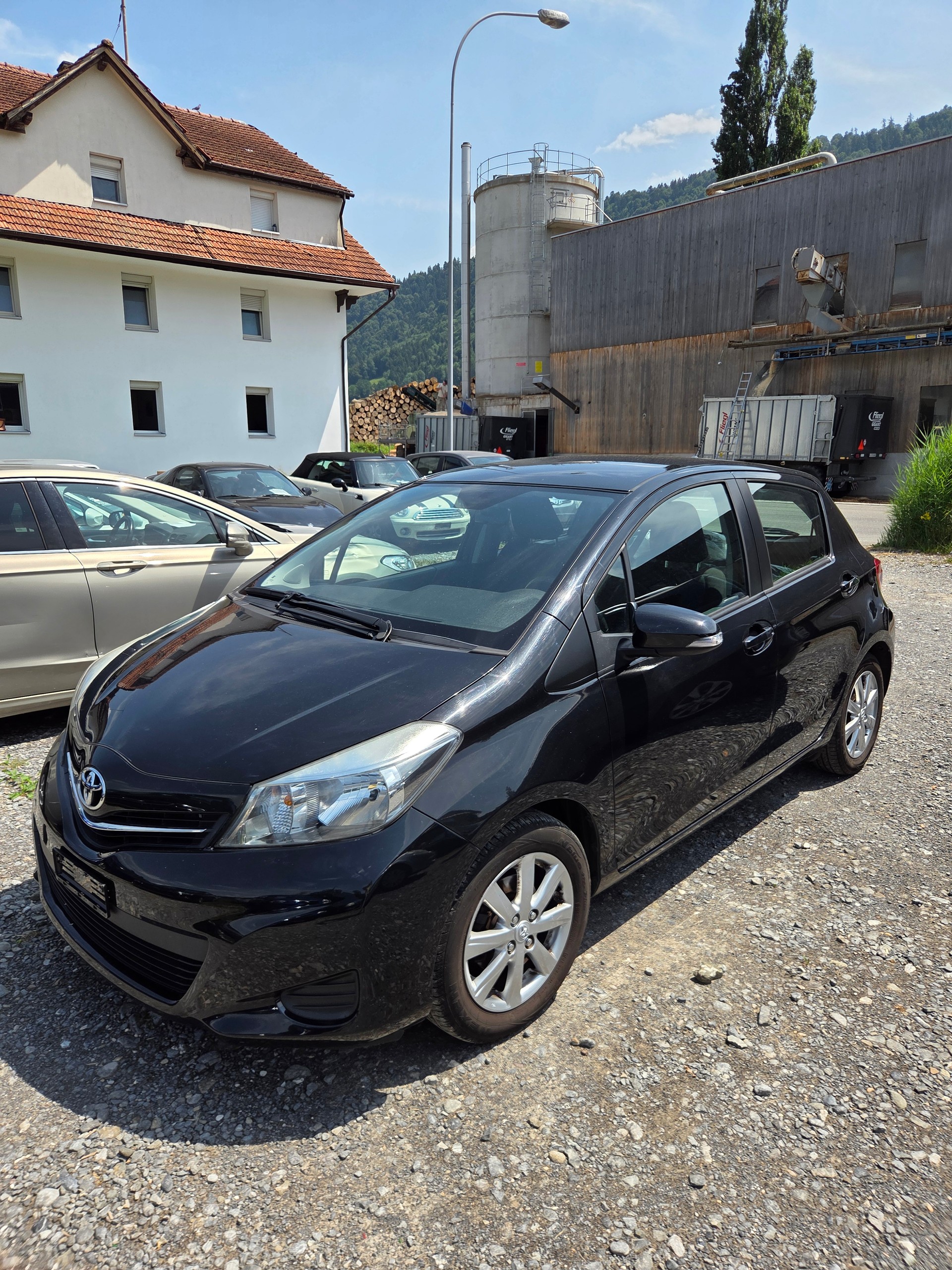TOYOTA Yaris 1.33 Luna-image-0