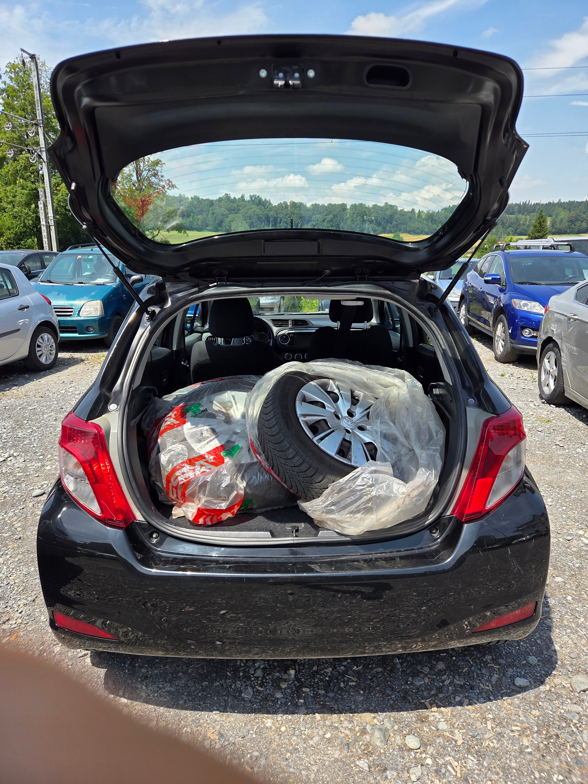 TOYOTA Yaris 1.33 Luna-image-4