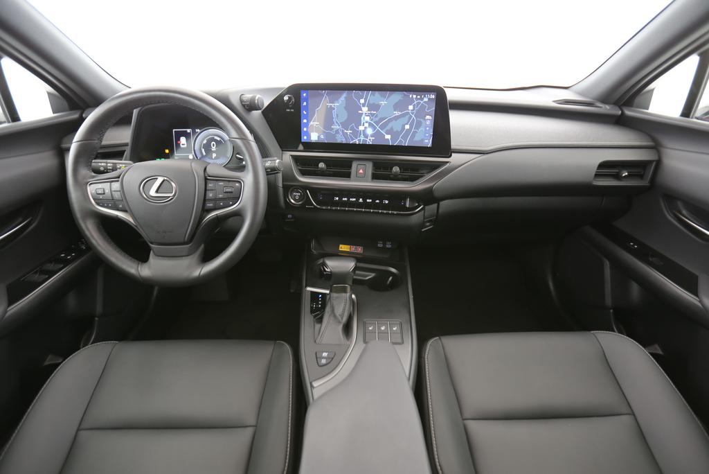 LEXUS UX 250h F-Line-image-4