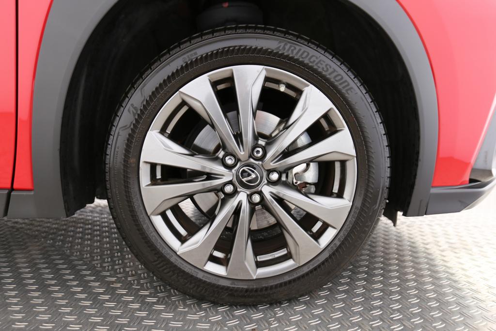 LEXUS UX 250h F-Line-image-11