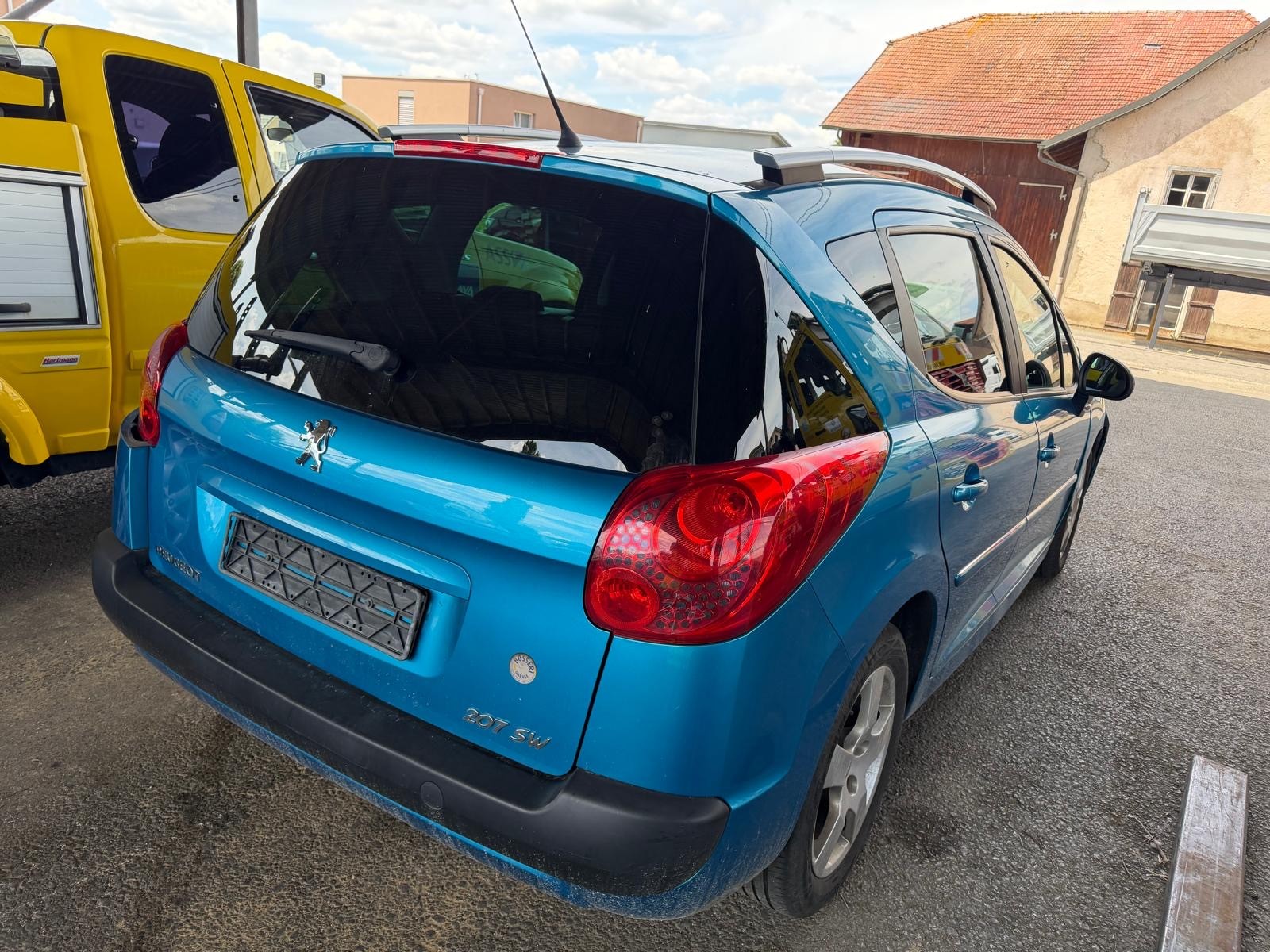 PEUGEOT 207 SW 1.6 16V Allure-image-4