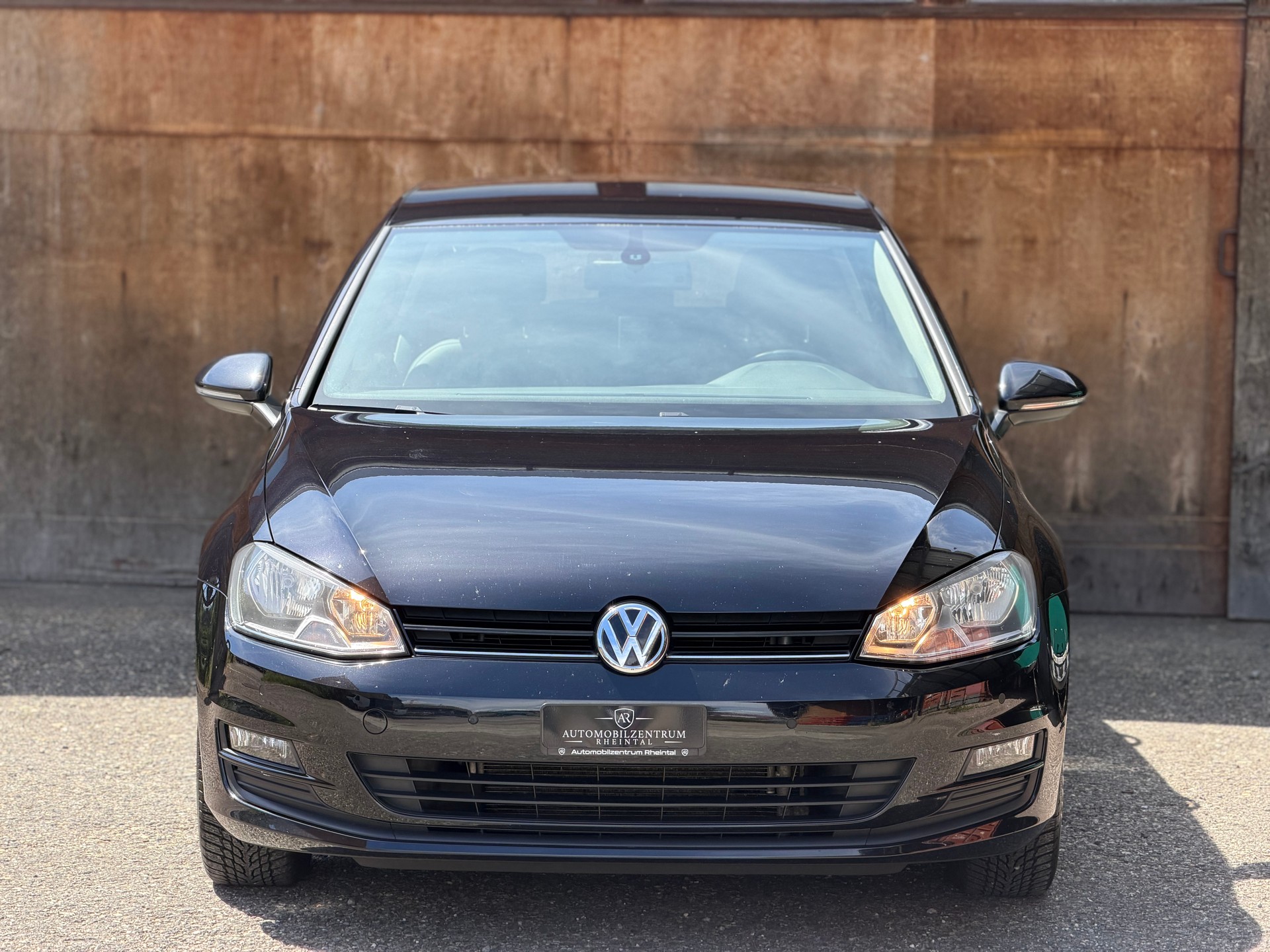 VW Golf 1.2 TSI Trendline-image-1