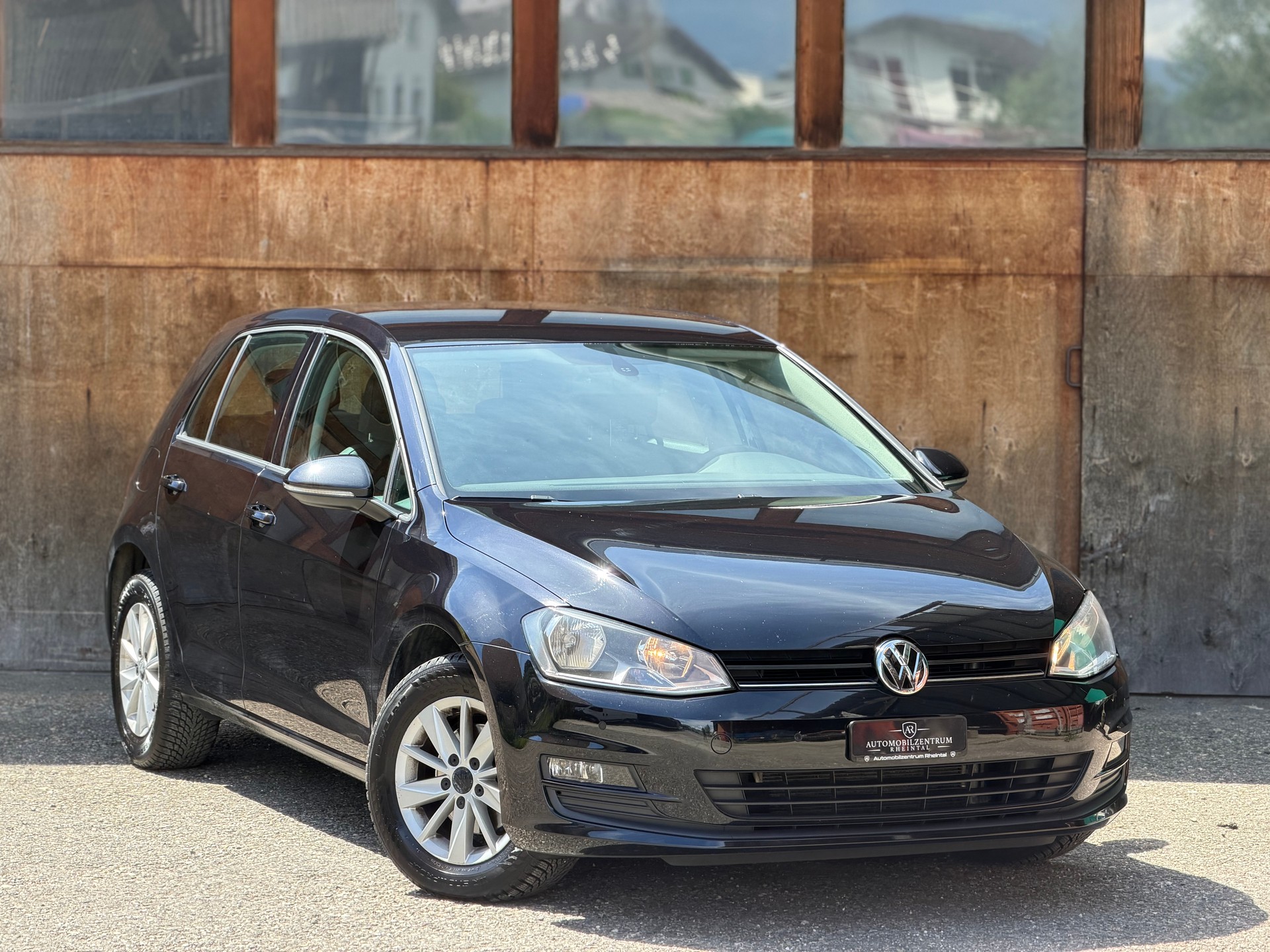 VW Golf 1.2 TSI Trendline-image-2