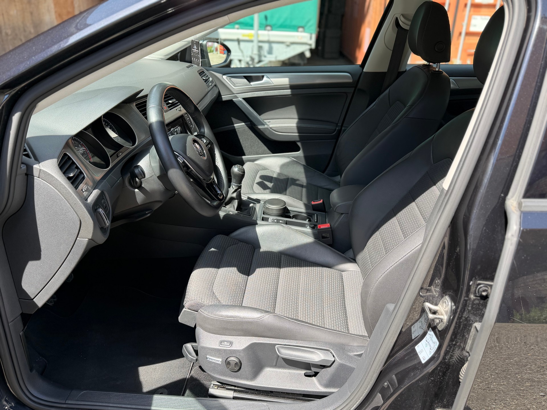 VW Golf 1.2 TSI Trendline-image-9
