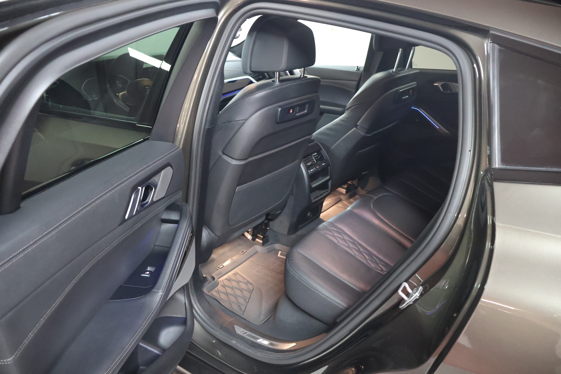 BMW X6 xDrive 48V 30d M Sport Steptronic-image-16