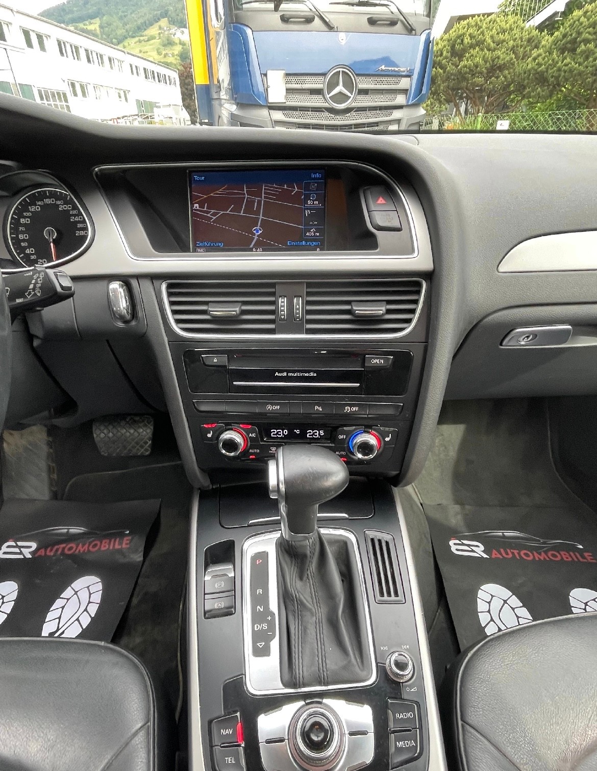 AUDI A4 Avant 2.0 TDI quattro S-tronic-image-14