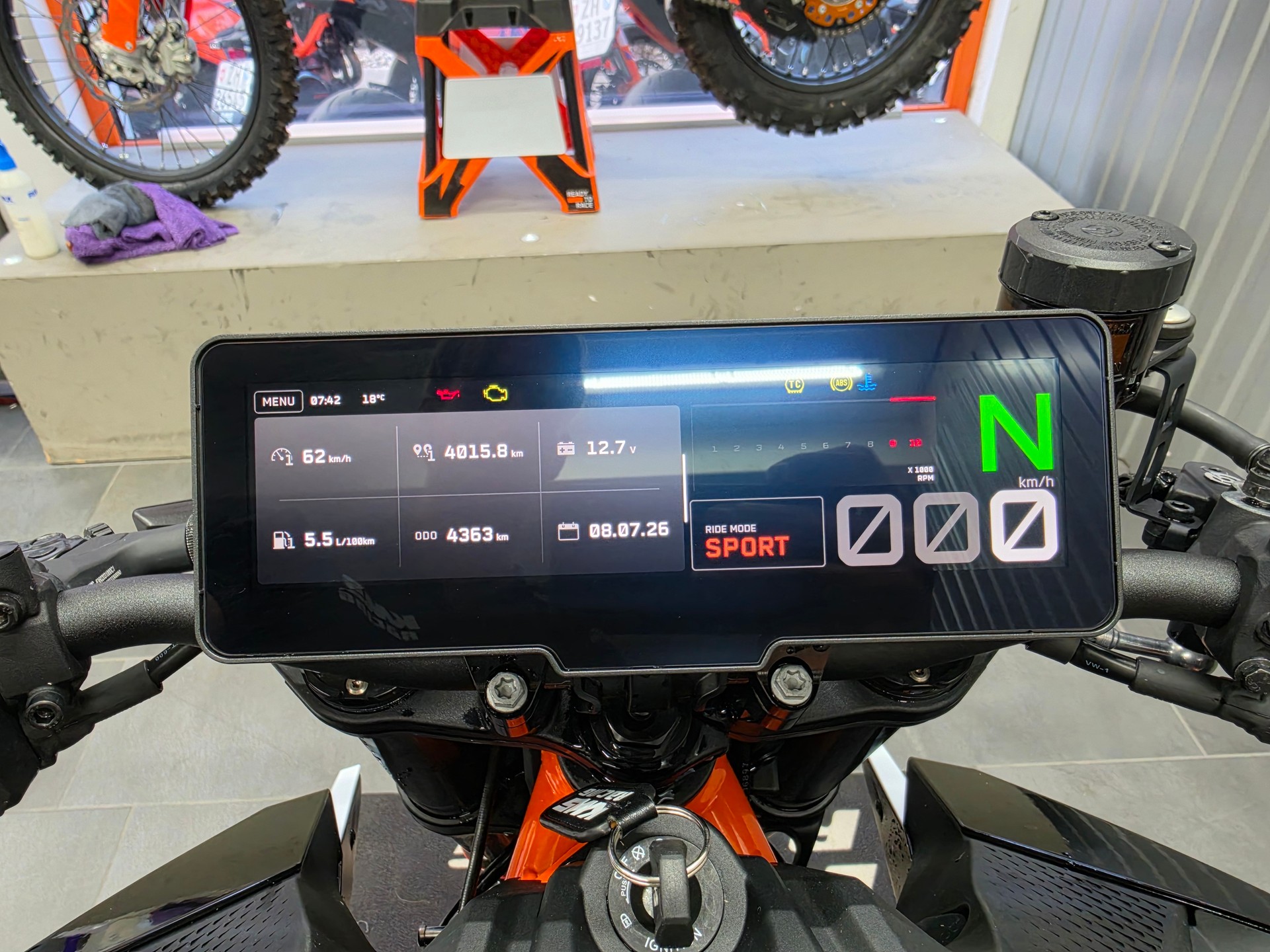 KTM 990 Duke R-image-5