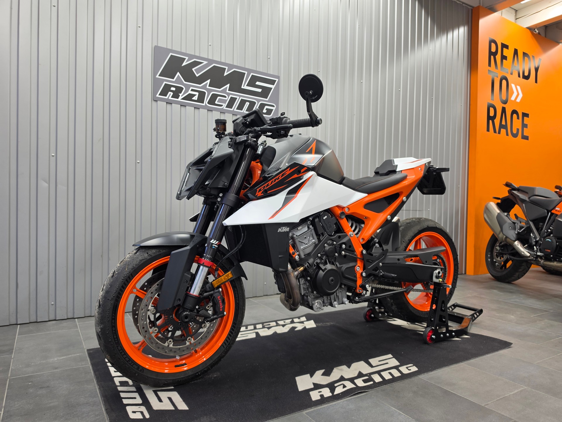 KTM 990 Duke R-showroom-element-2