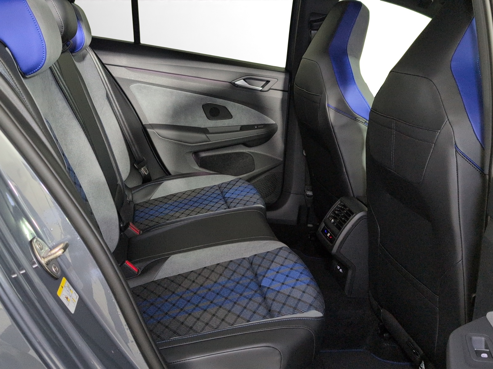 VW Golf 2.0 TSI R DSG 4 Motion-image-8