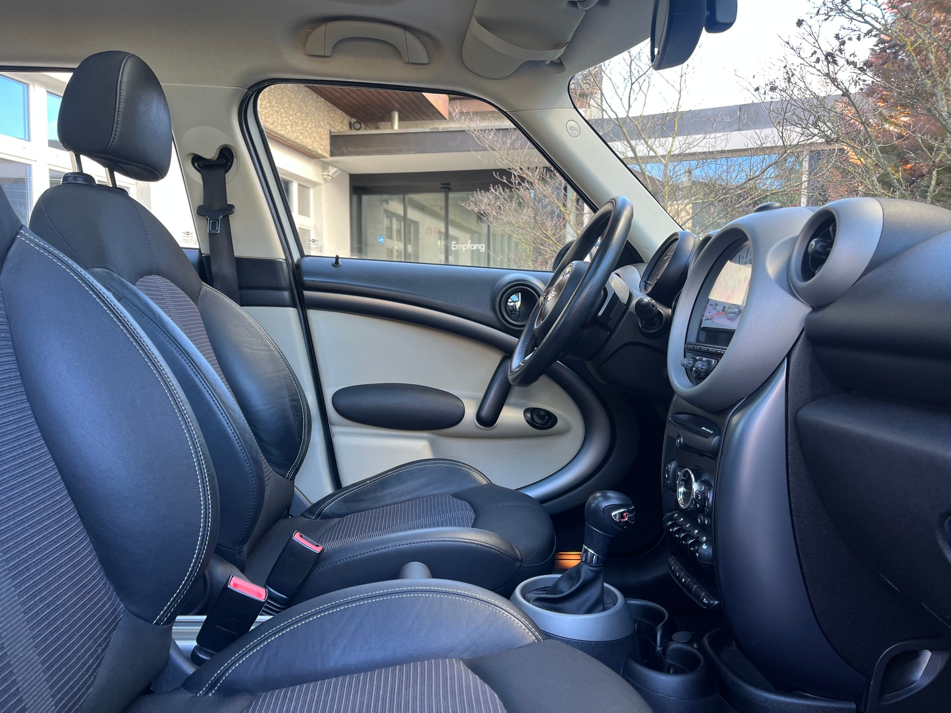 MINI Countryman Cooper S ALL4 Steptronic 4x4 *Top-Zustand*Automat*Servicegepflegt*-image-8