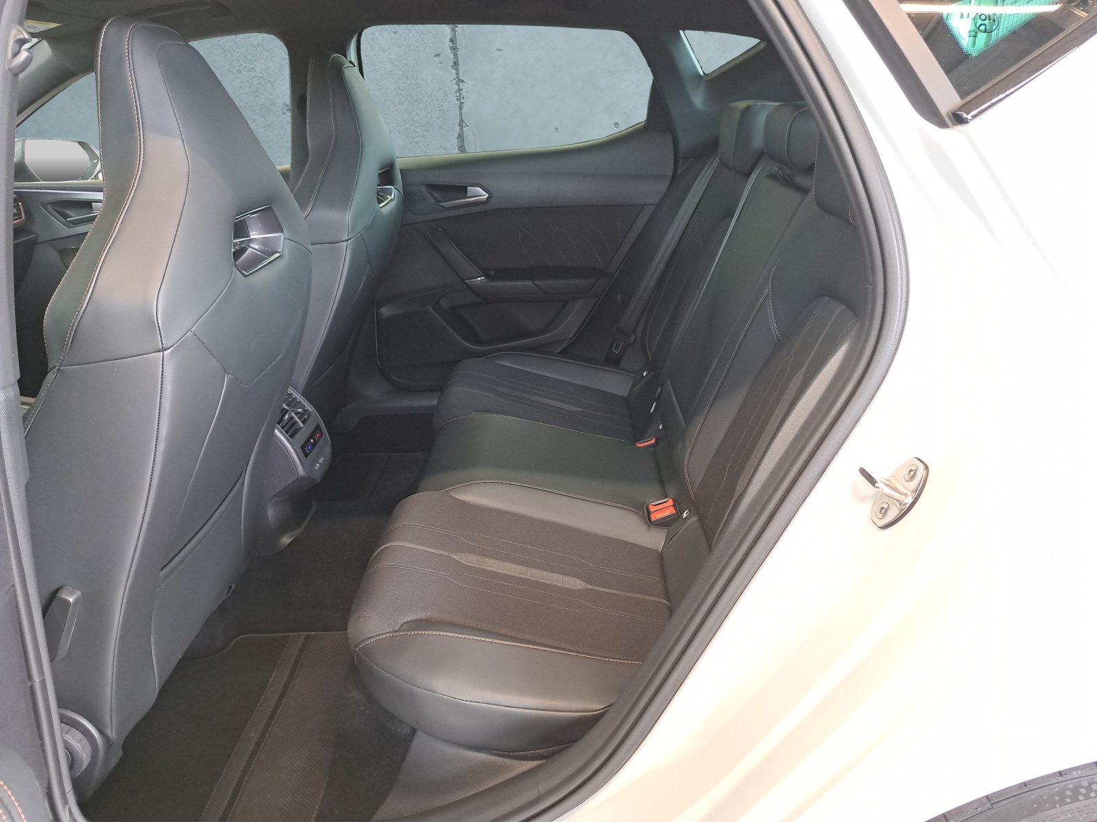 CUPRA LEON VZ 2.0 TSI DSG-image-15