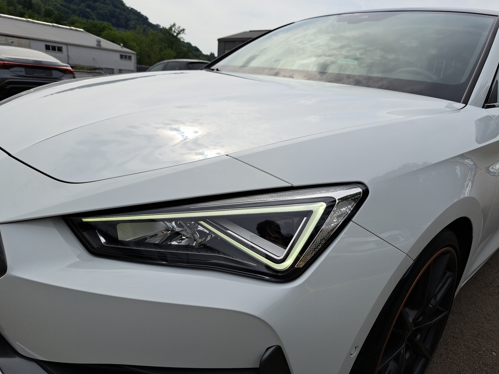 CUPRA LEON VZ 2.0 TSI DSG-image-17