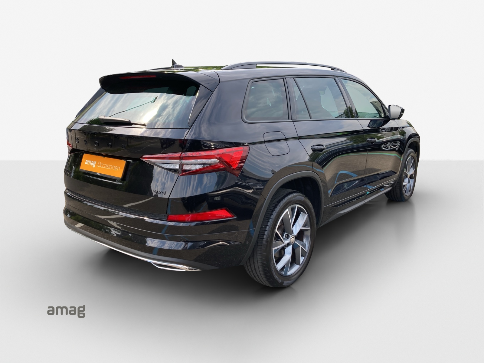 SKODA Kodiaq 2.0 TSI 4x4 SportLine-image-4