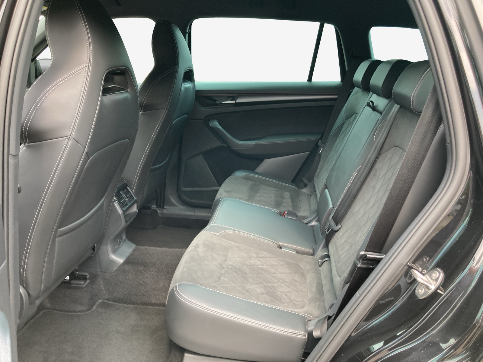 SKODA Kodiaq 2.0 TSI 4x4 SportLine-image-11