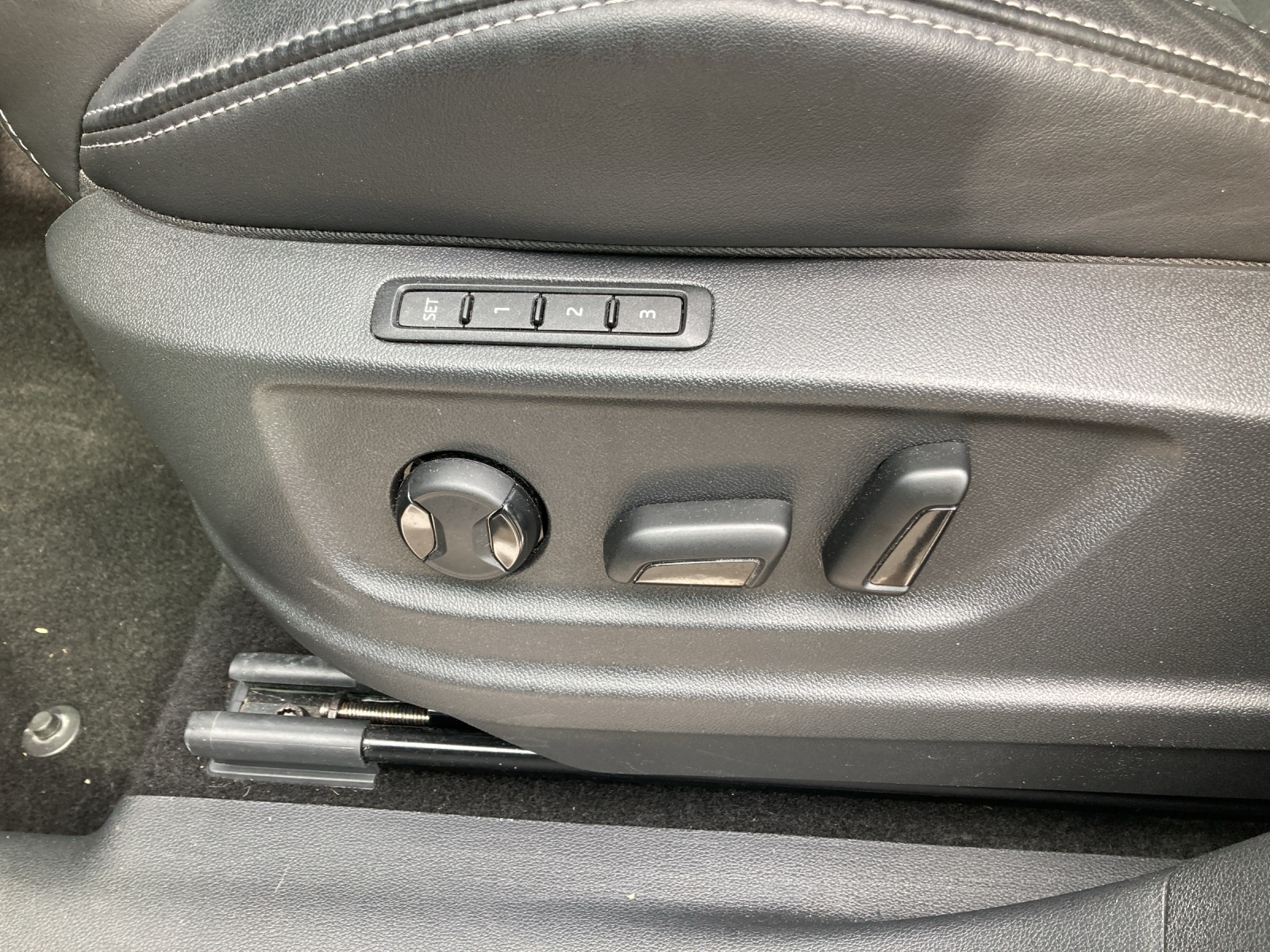 SKODA Kodiaq 2.0 TSI 4x4 SportLine-image-13