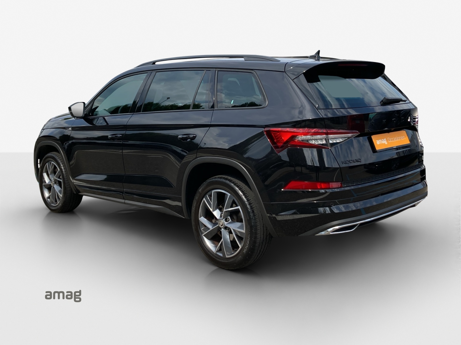 SKODA Kodiaq 2.0 TSI 4x4 SportLine-image-2