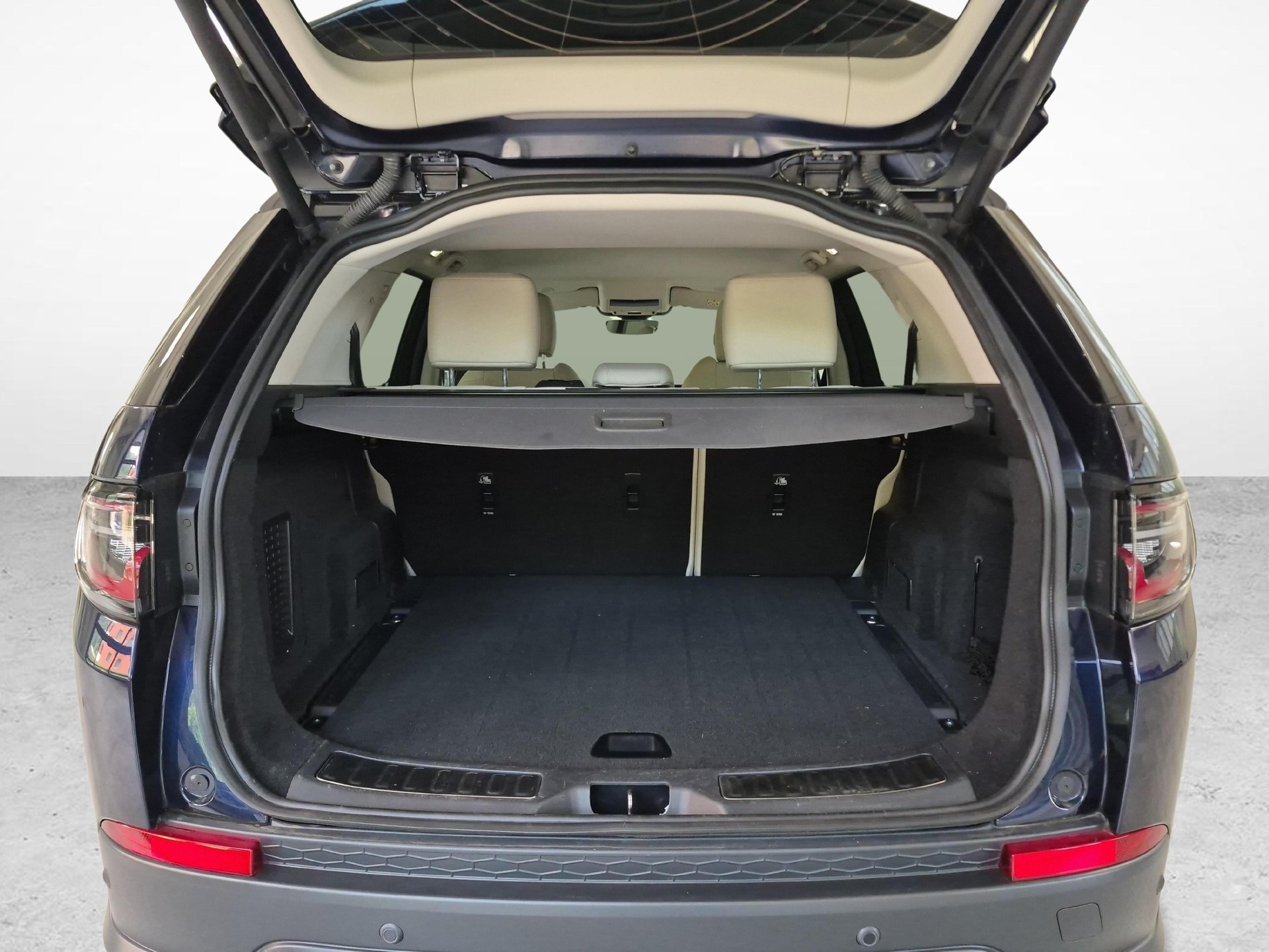 LAND ROVER Discovery Sport 1.5 T 300e SE-image-12