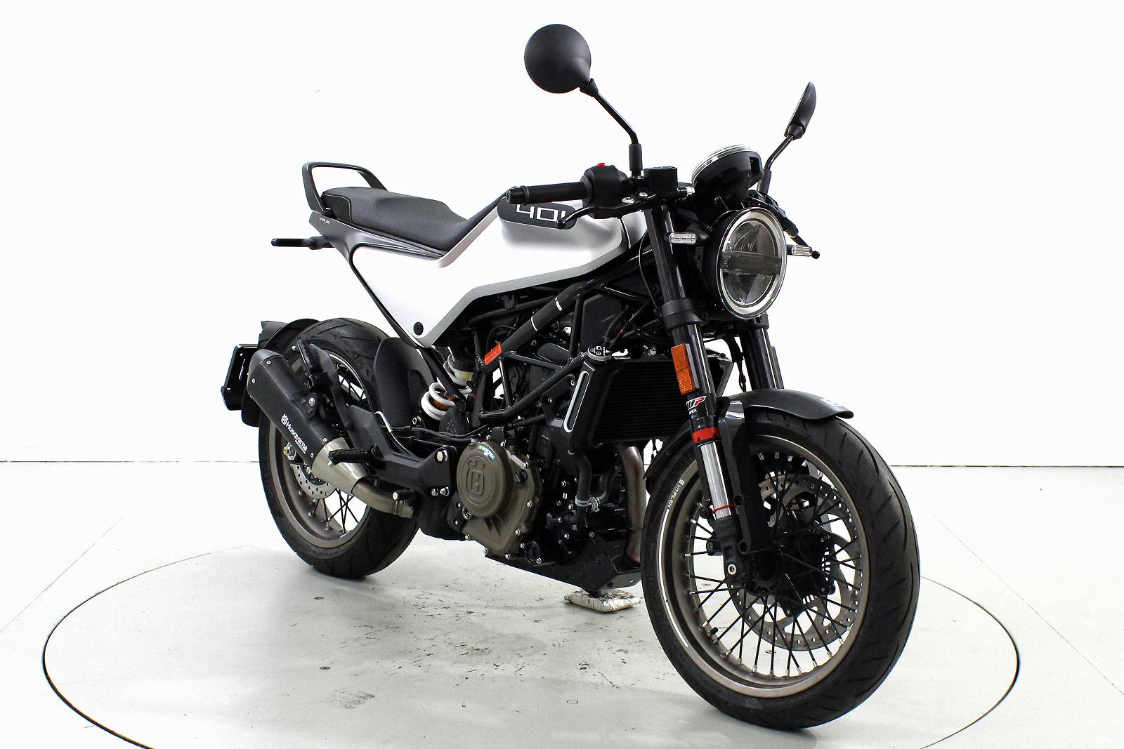 HUSQVARNA Vitpilen 401 ABS-showroom-element-1