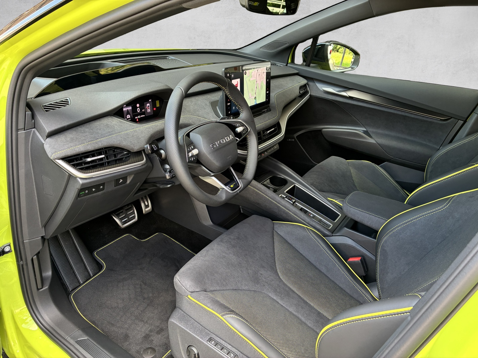 SKODA Elroq RS 4x4-image-8