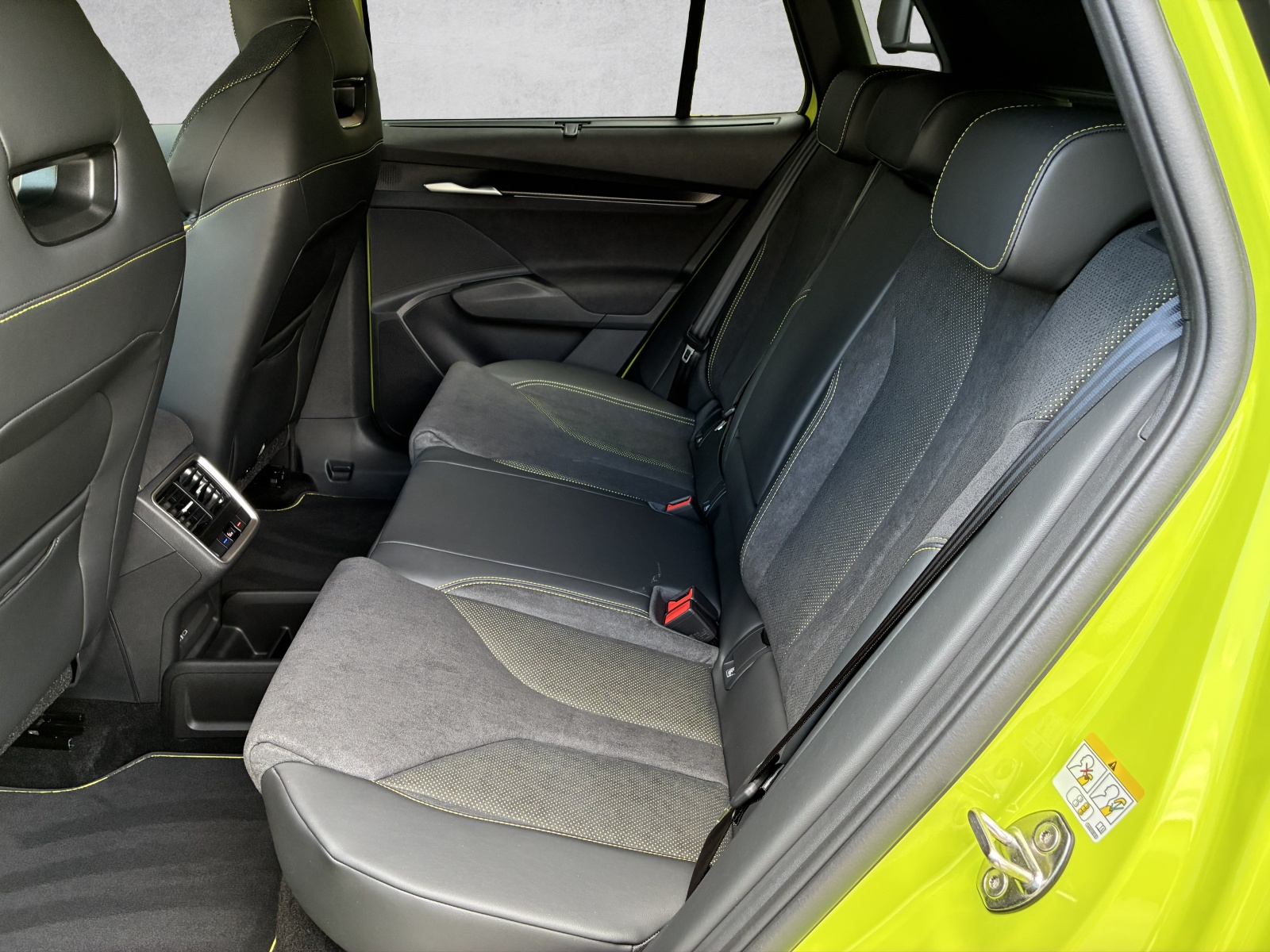 SKODA Elroq RS 4x4-image-9